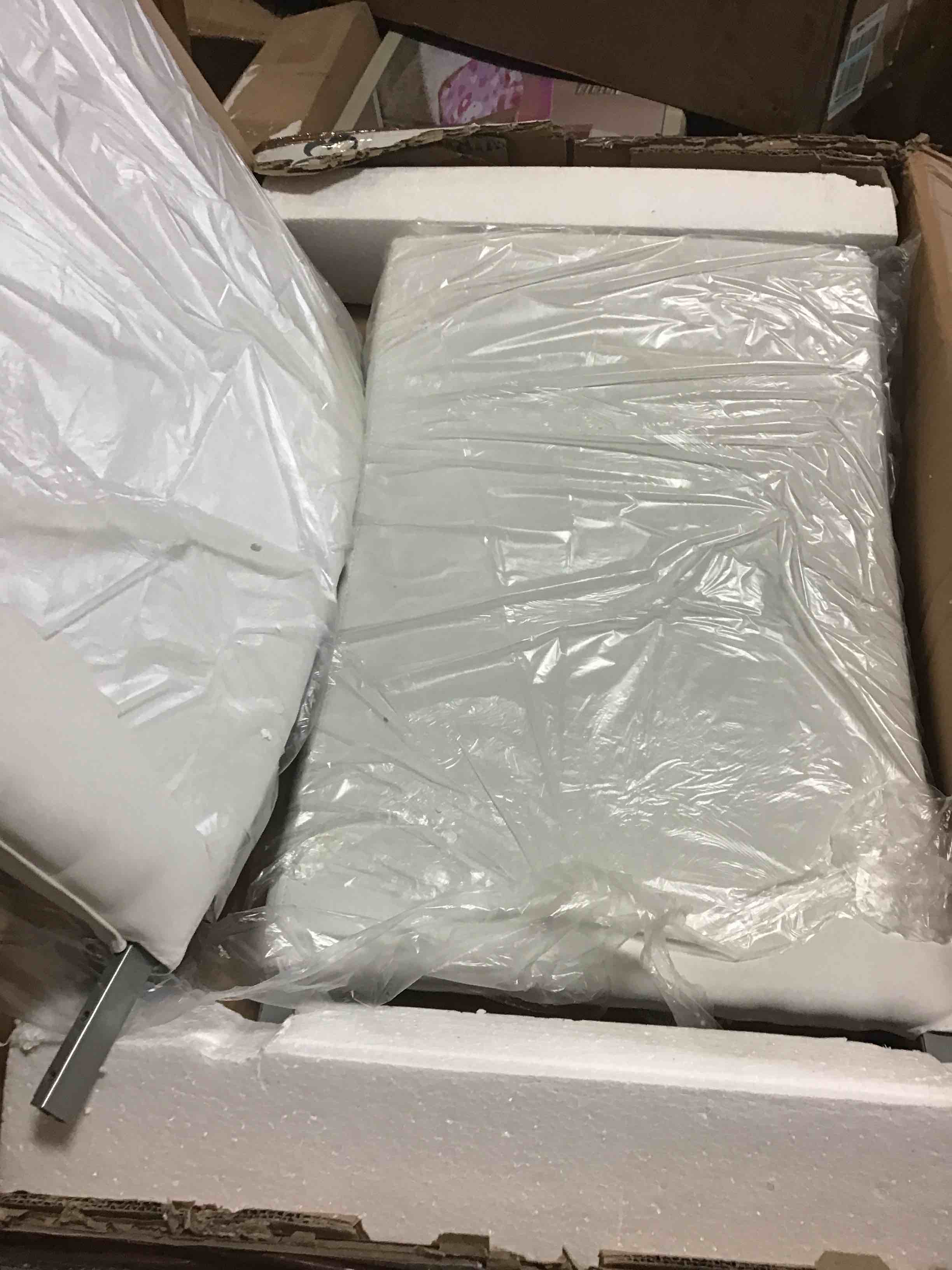 https://s3.amazonaws.com/lotting-images-prod/bidfta/RED5542663_1699630888399.jpeg