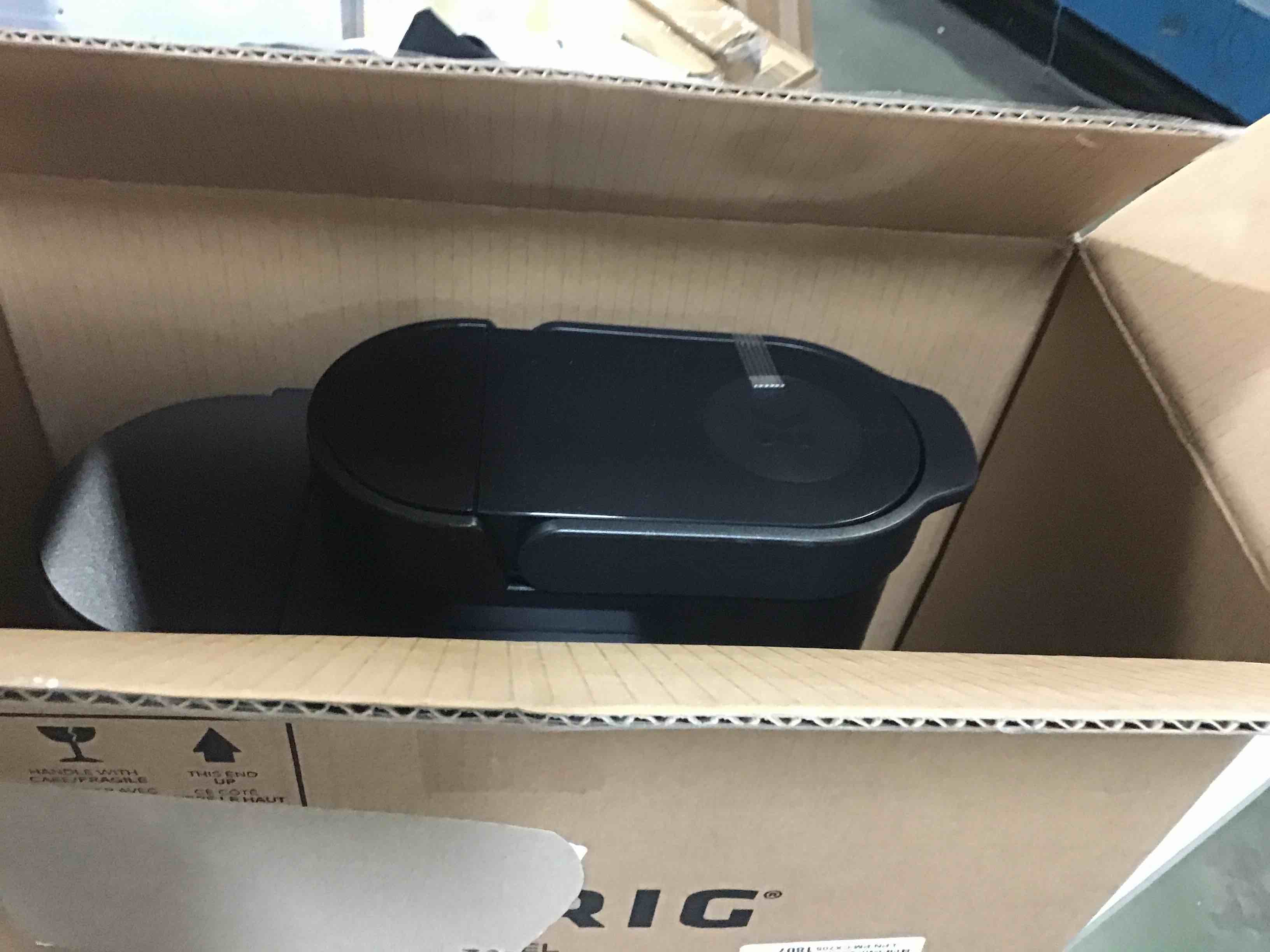 https://s3.amazonaws.com/lotting-images-prod/bidfta/RED5542784_1699647944781.jpeg