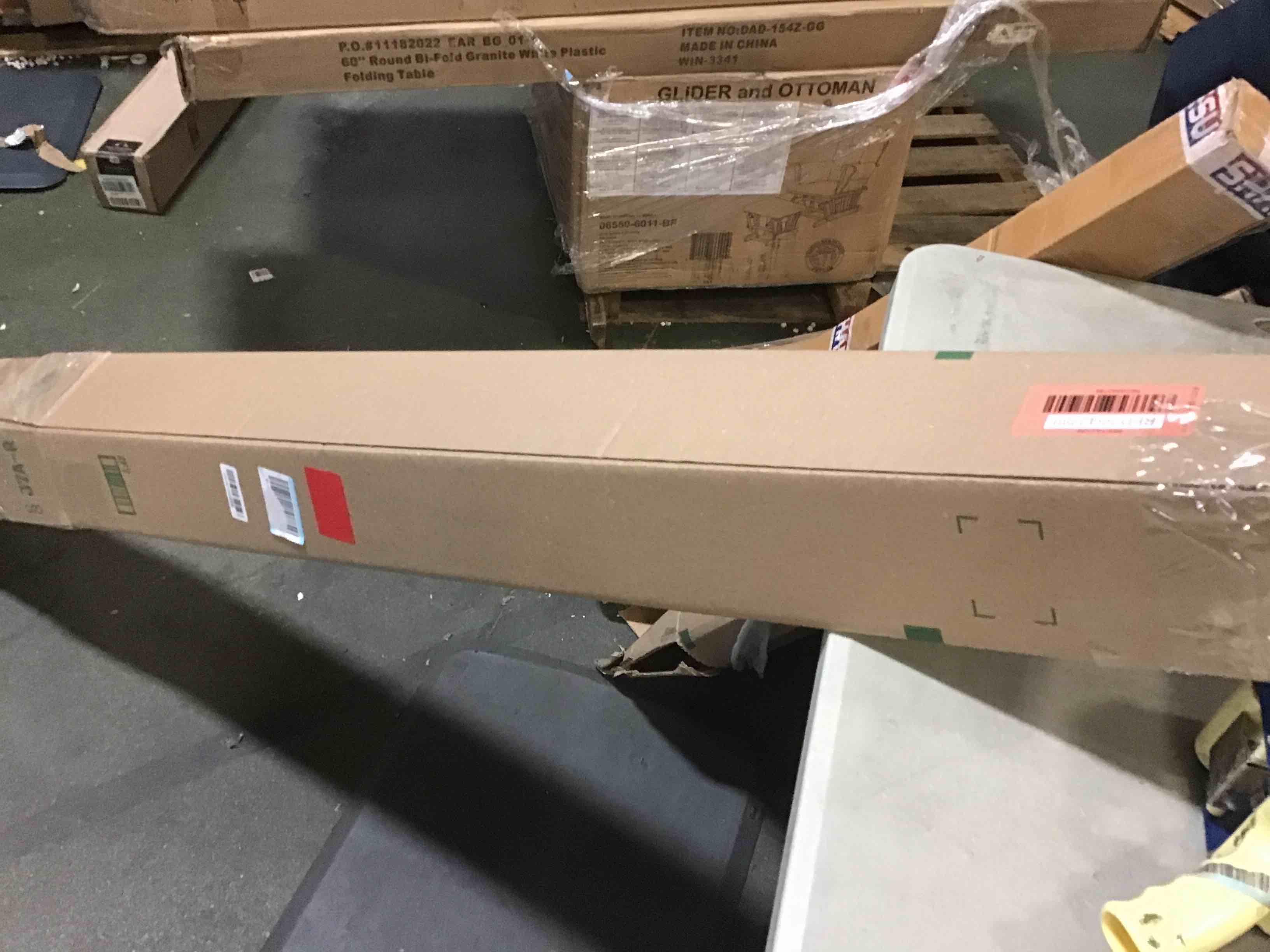 https://s3.amazonaws.com/lotting-images-prod/bidfta/RED5542789_1699648640796.jpeg