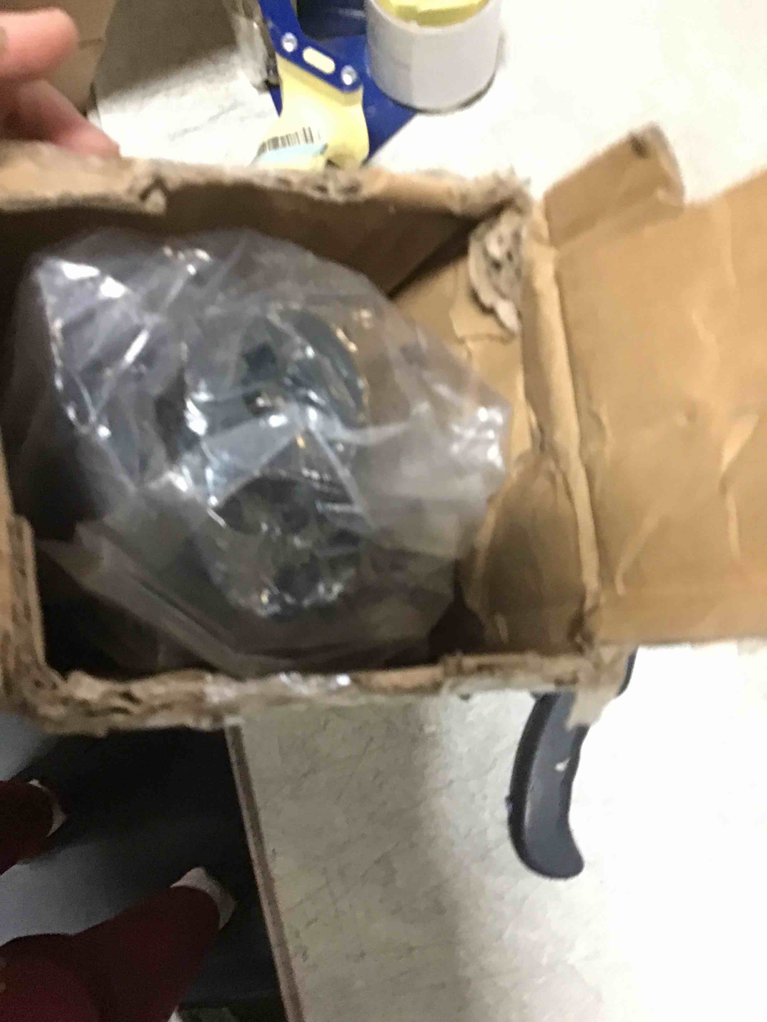 https://s3.amazonaws.com/lotting-images-prod/bidfta/RED5542870_1699886710220.jpeg