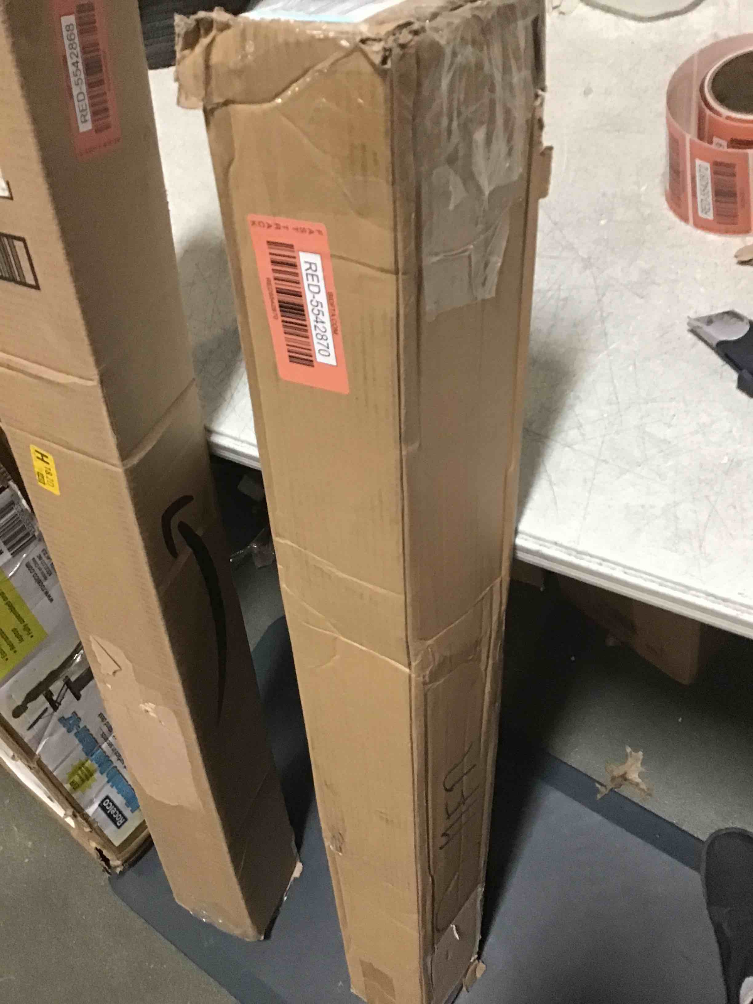 https://s3.amazonaws.com/lotting-images-prod/bidfta/RED5542870_1699886726305.jpeg