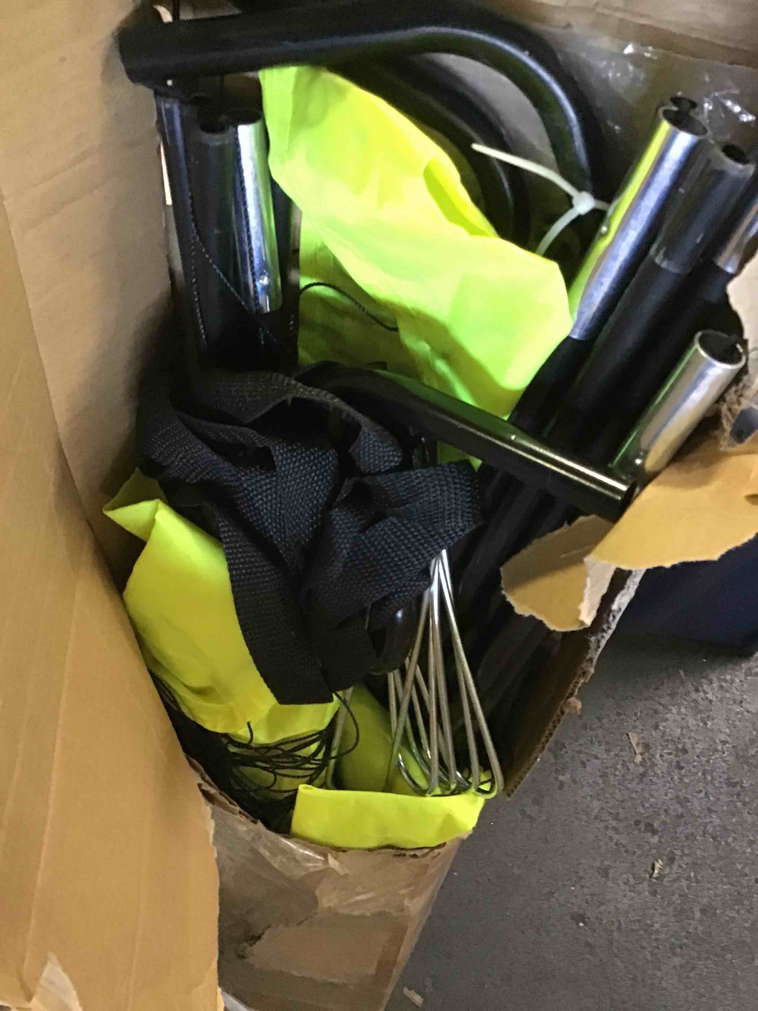 https://s3.amazonaws.com/lotting-images-prod/bidfta/RED5543106_1699023348612.jpeg
