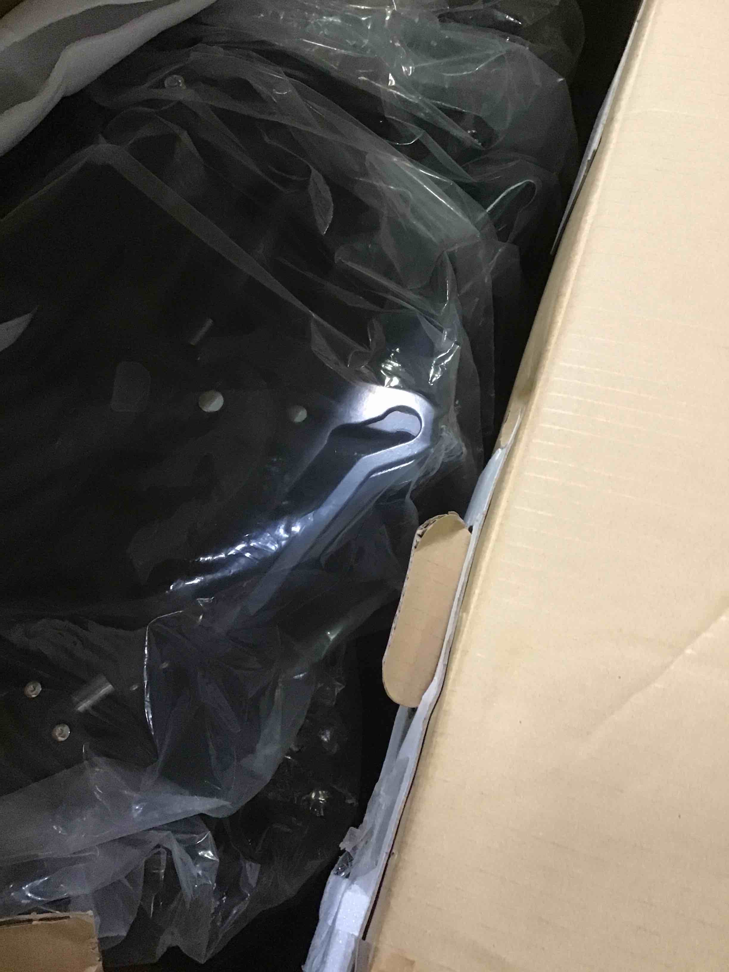 https://s3.amazonaws.com/lotting-images-prod/bidfta/RED5543278_1699290481758.jpeg