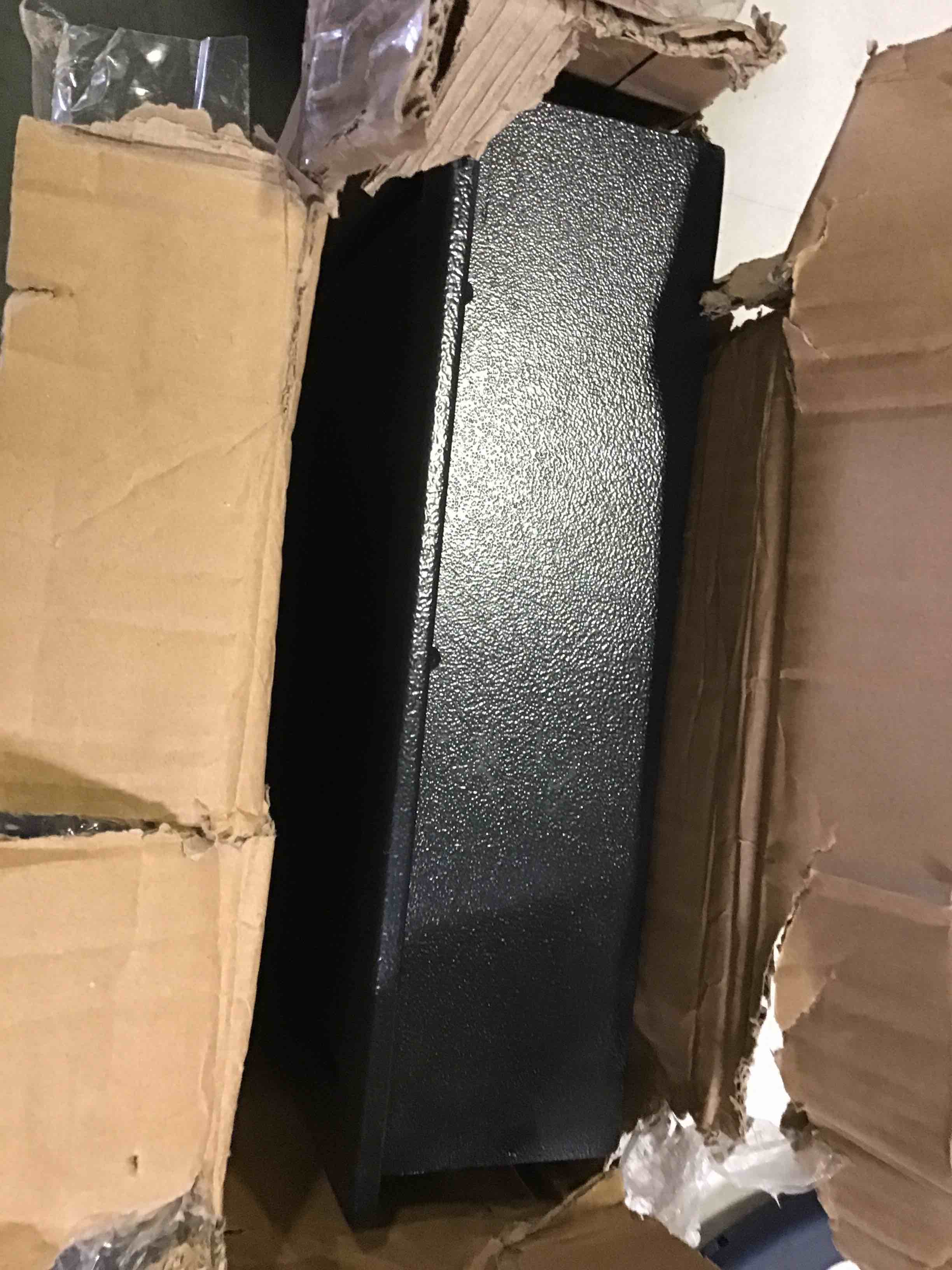 https://s3.amazonaws.com/lotting-images-prod/bidfta/RED5543279_1699290614757.jpeg