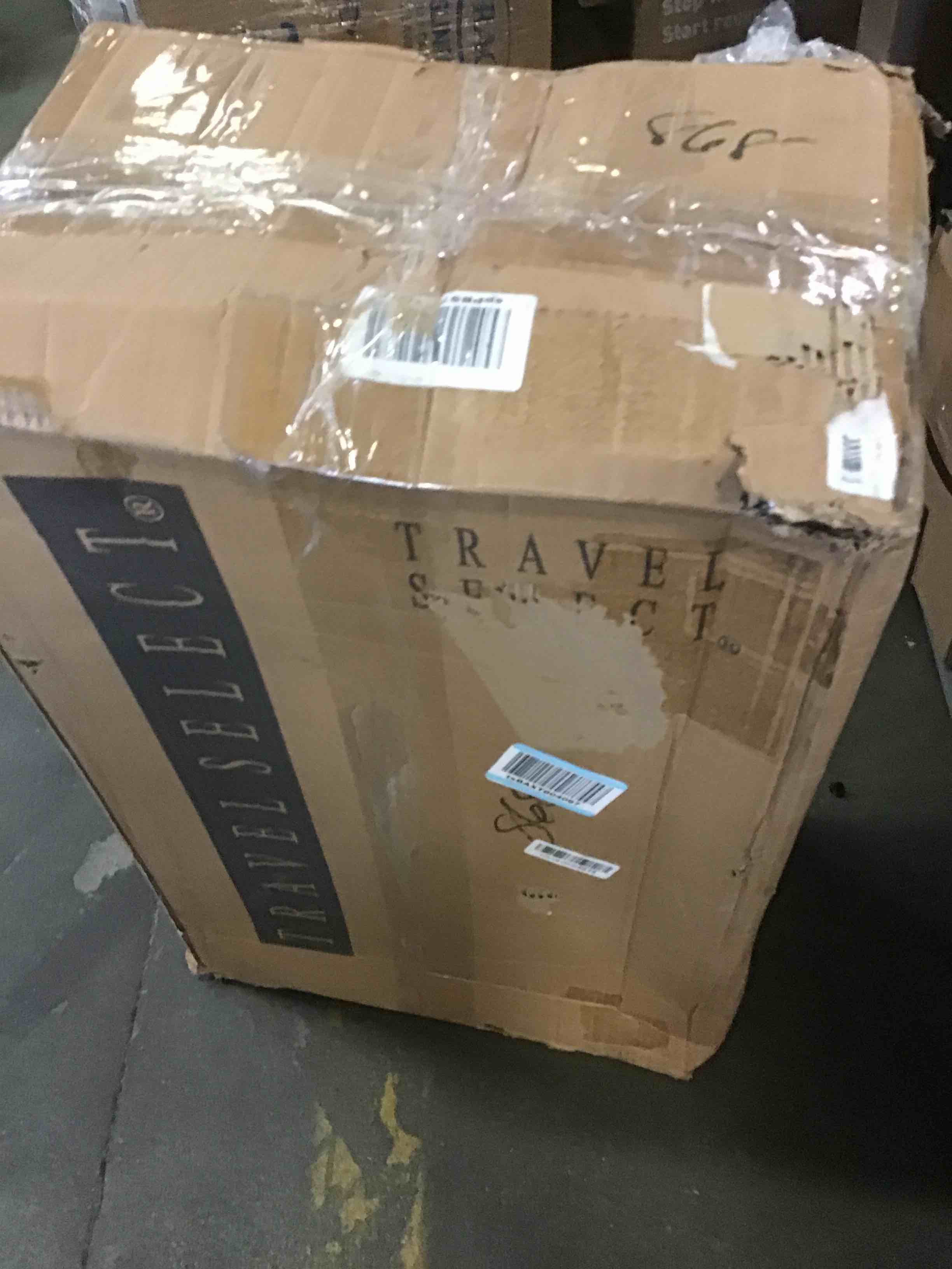 https://s3.amazonaws.com/lotting-images-prod/bidfta/RED5543936_1699637507345.jpeg