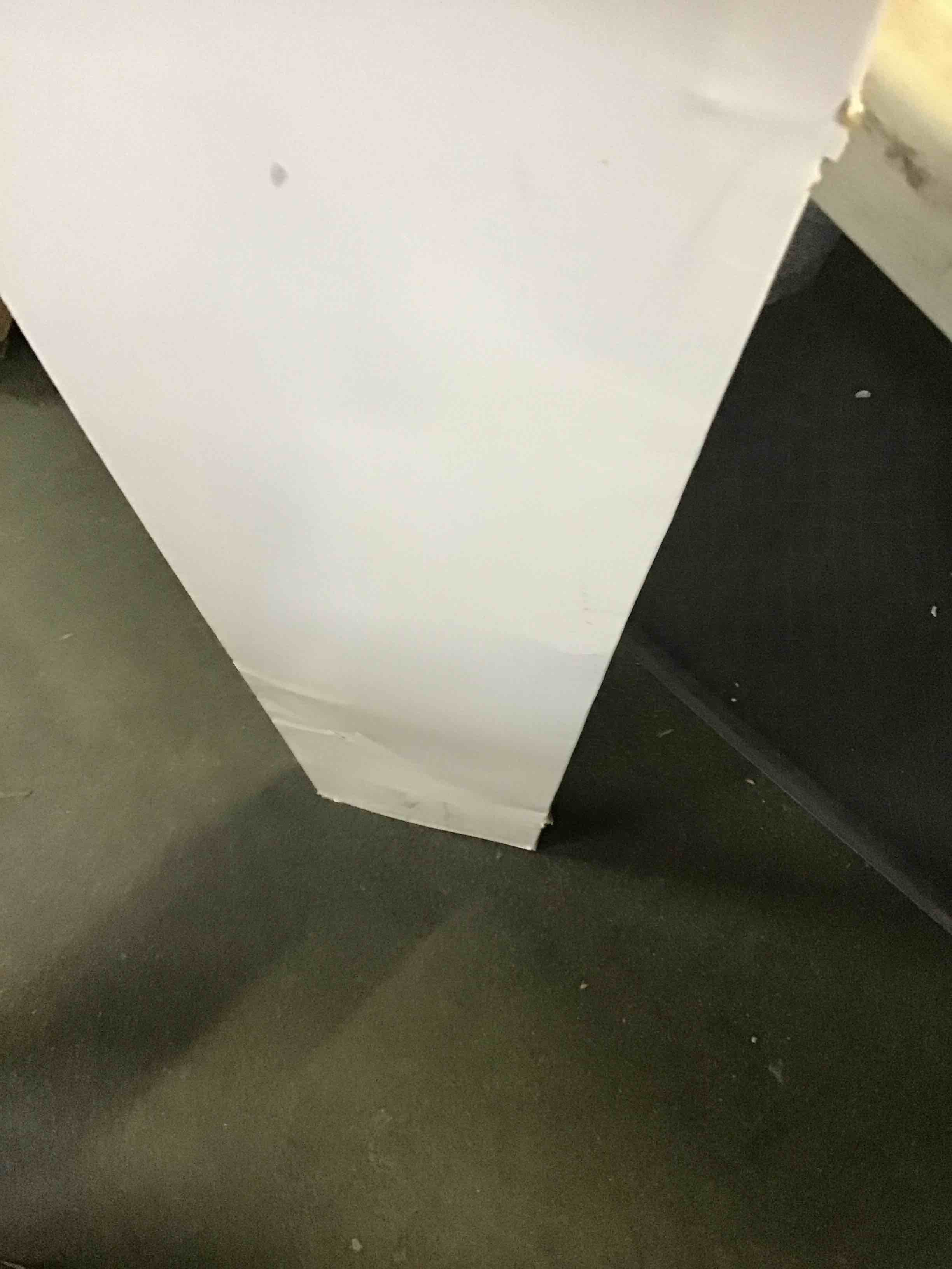 https://s3.amazonaws.com/lotting-images-prod/bidfta/RED5544271_1699908547294.jpeg