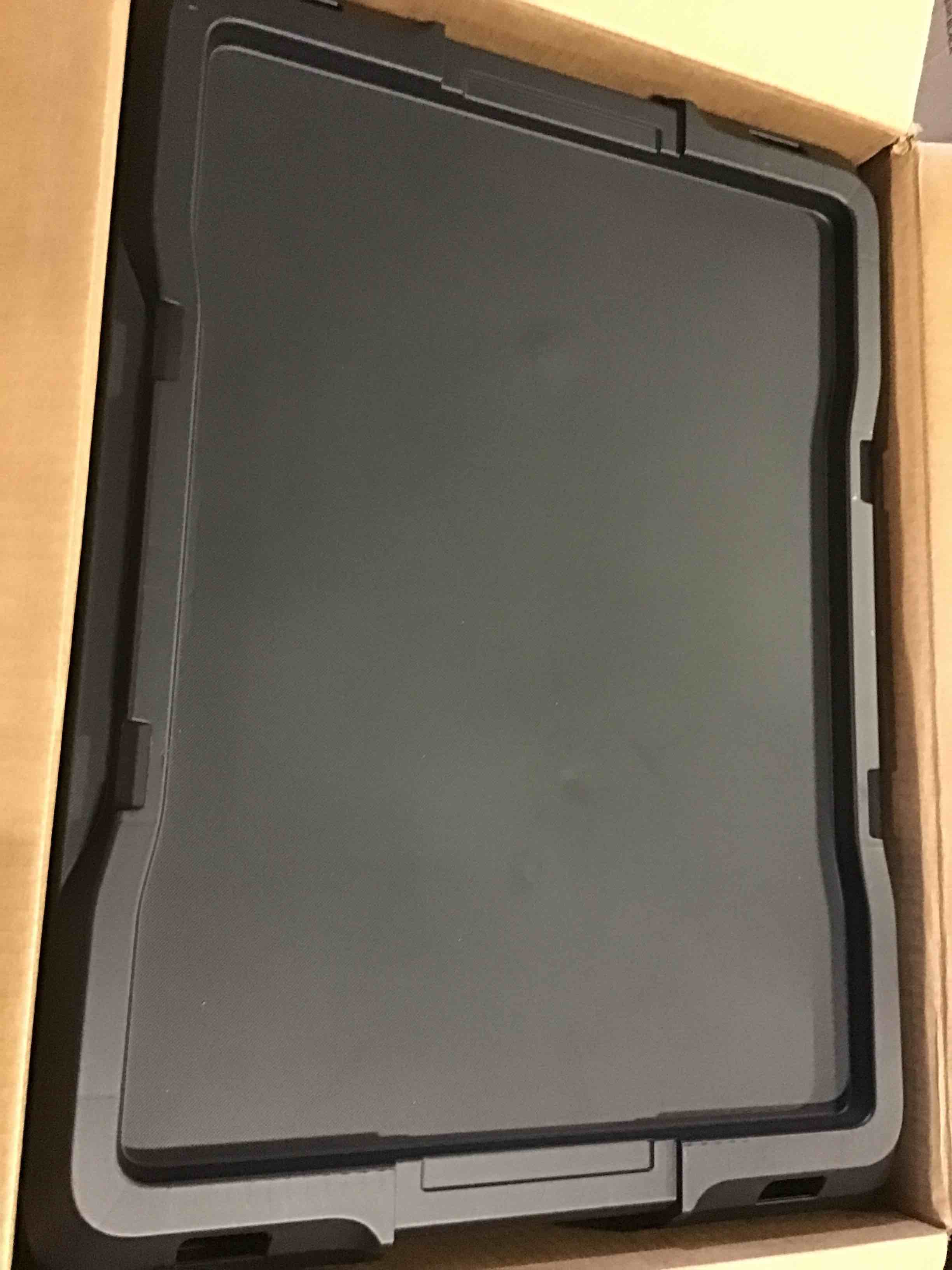 https://s3.amazonaws.com/lotting-images-prod/bidfta/RED5544406_1700053730480.jpeg