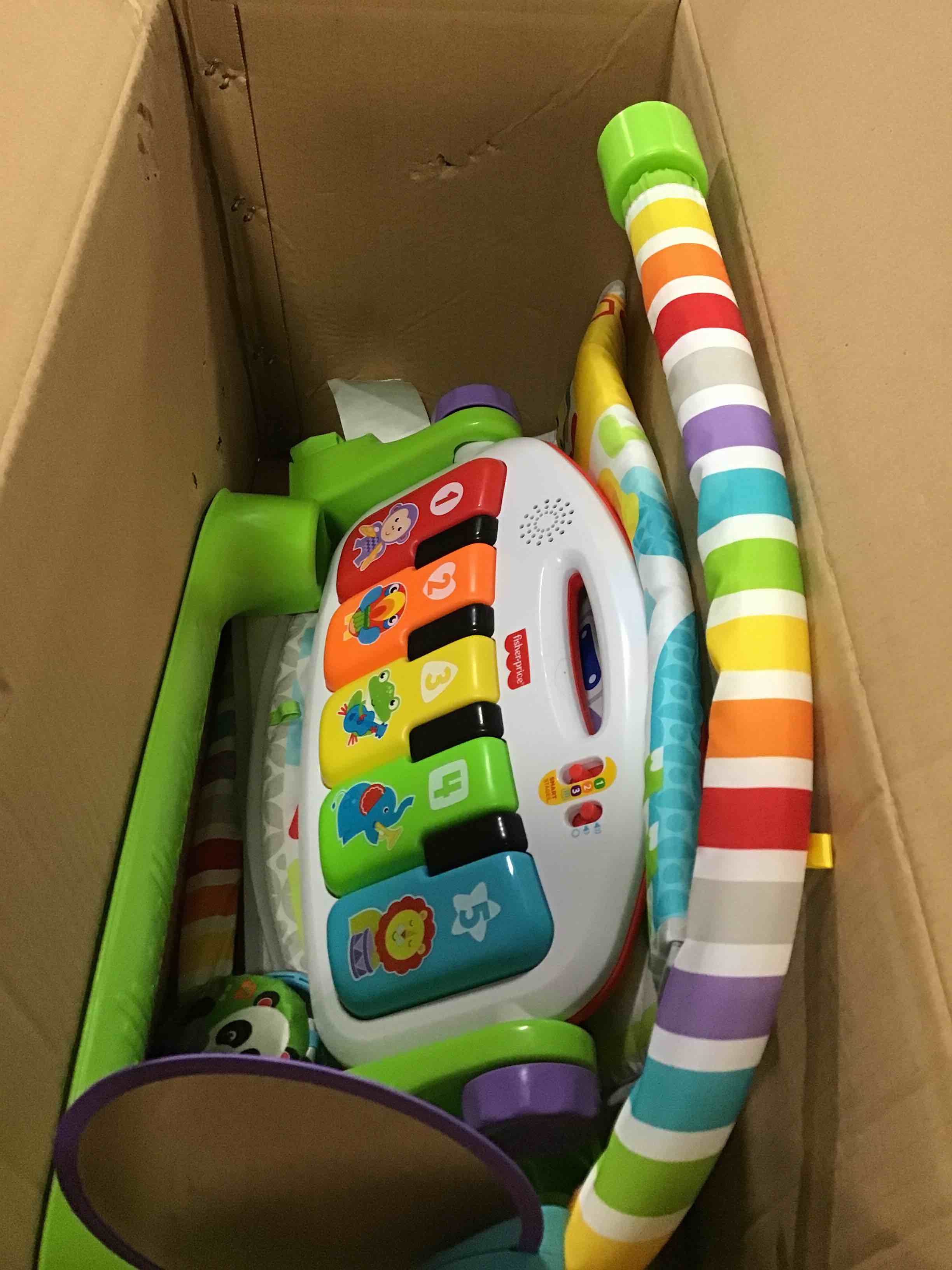 https://s3.amazonaws.com/lotting-images-prod/bidfta/RED5547457_1698670964783.jpeg