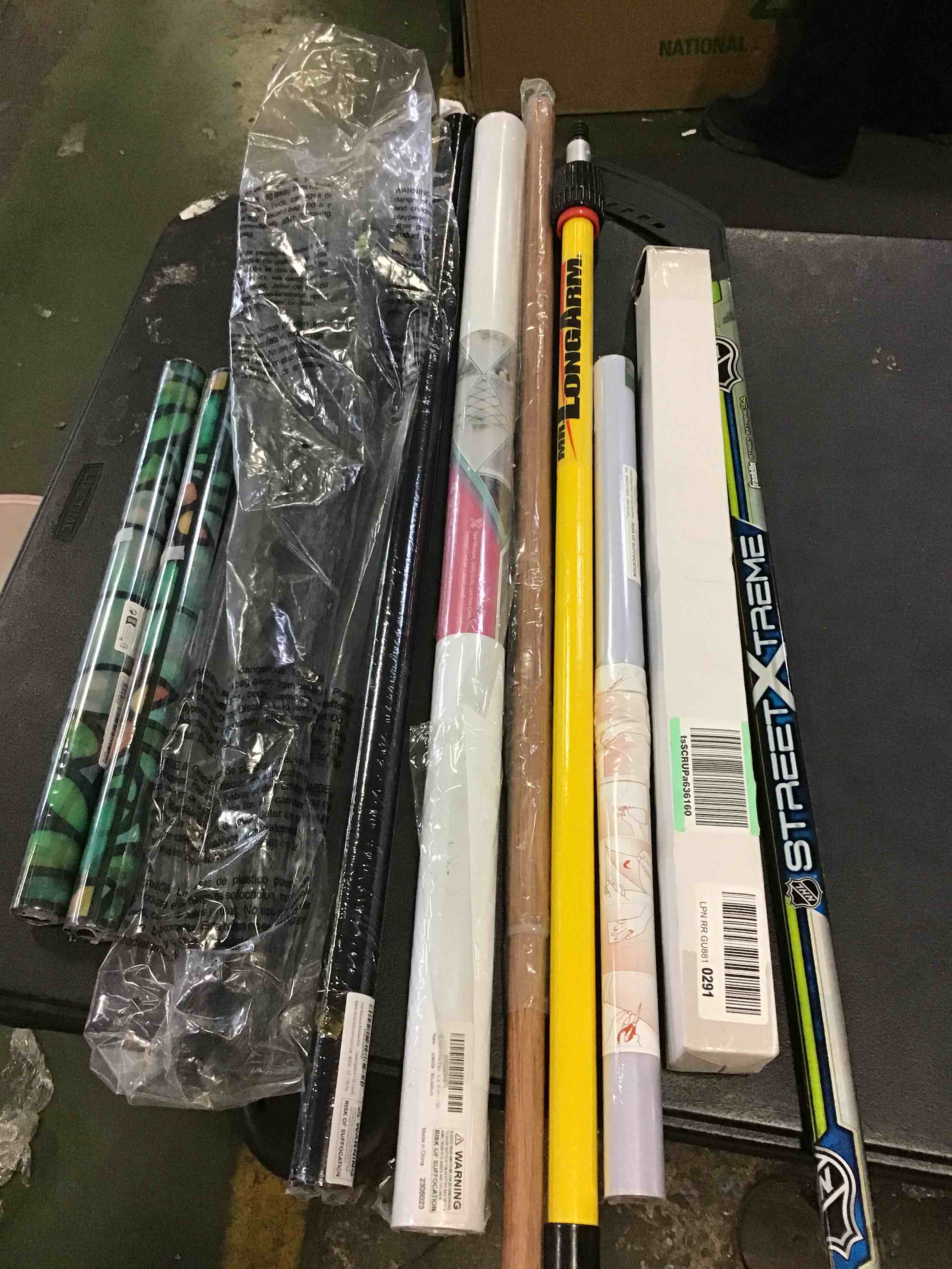 Assorted of  Products for the Maintenance or Decoration of the Home (it can include a variety of sizes and models)