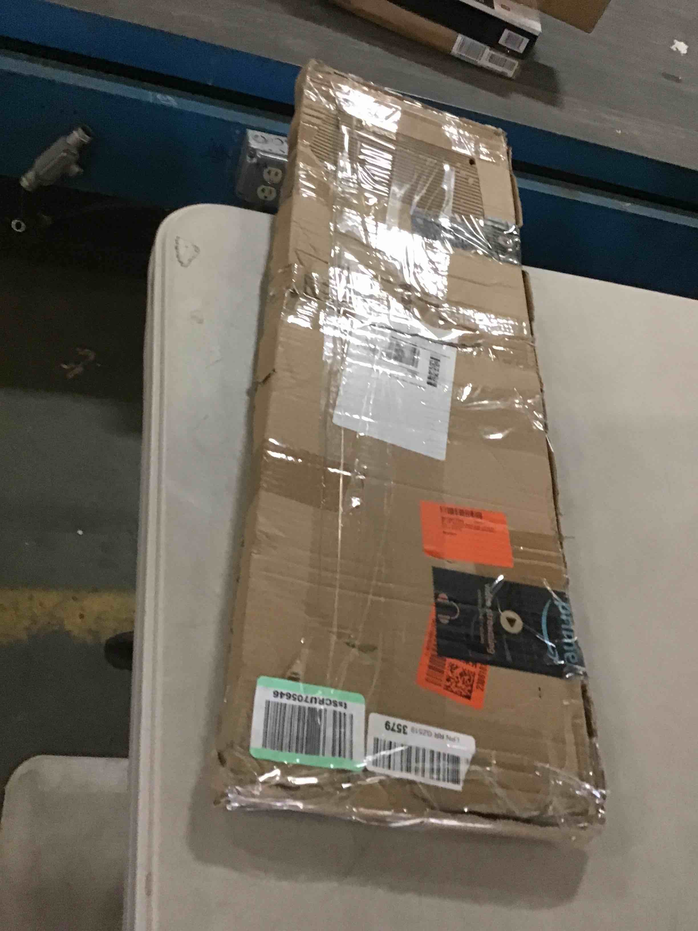 https://s3.amazonaws.com/lotting-images-prod/bidfta/RED5549071_1698774703448.jpeg