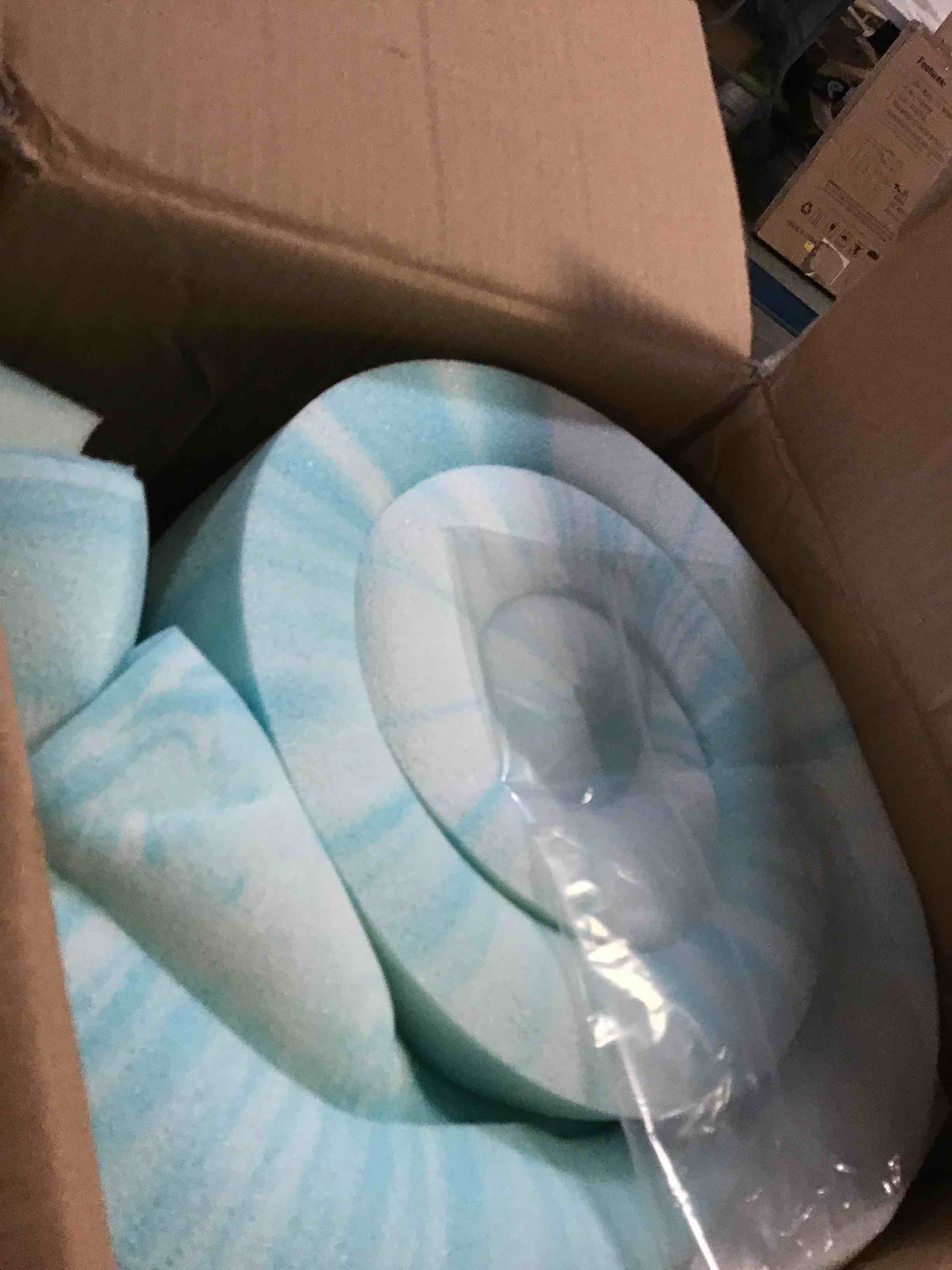 https://s3.amazonaws.com/lotting-images-prod/bidfta/RED5550380_1699990657476.jpeg