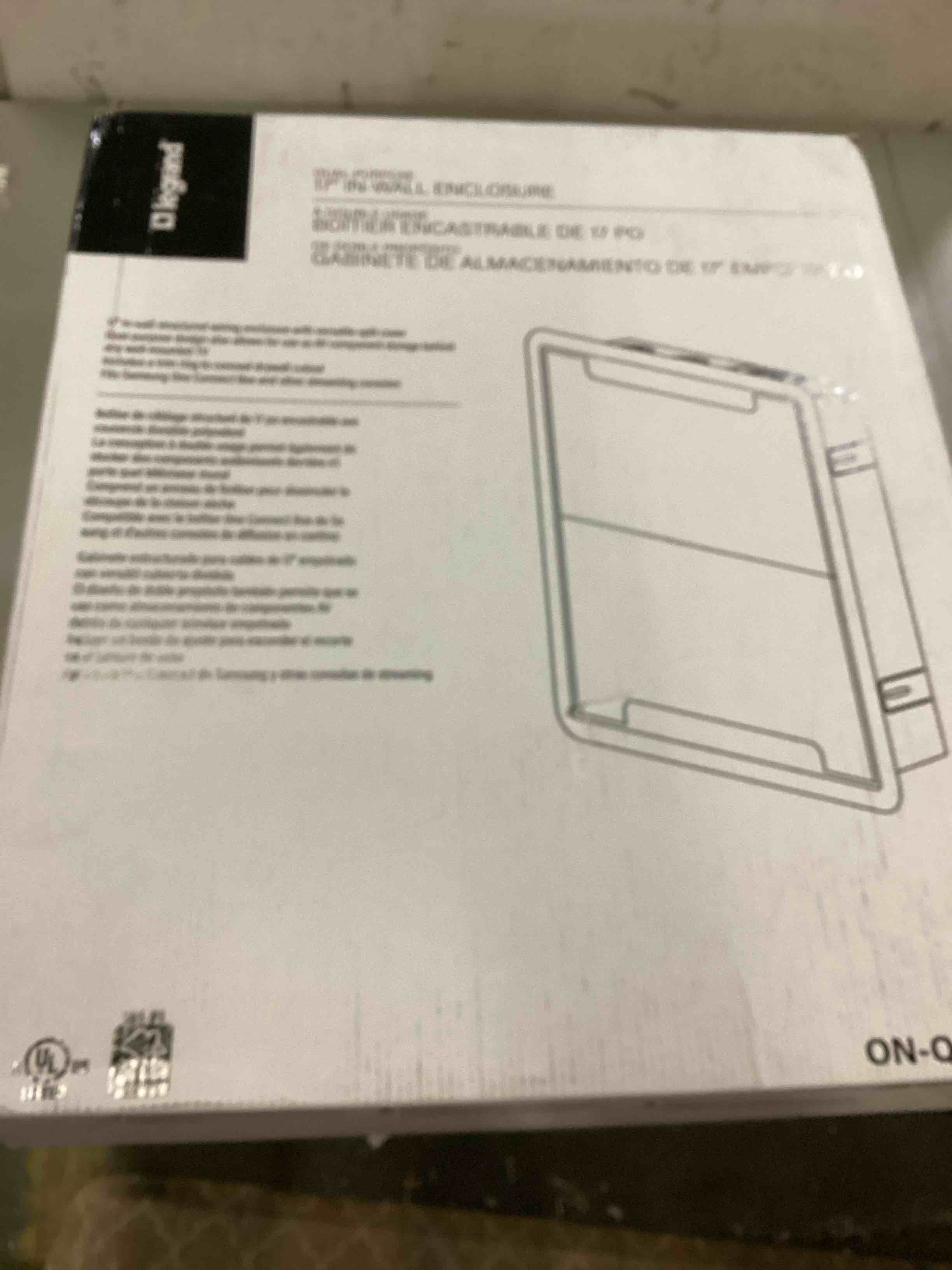 https://s3.amazonaws.com/lotting-images-prod/bidfta/RED5552858_1700860592250.jpeg