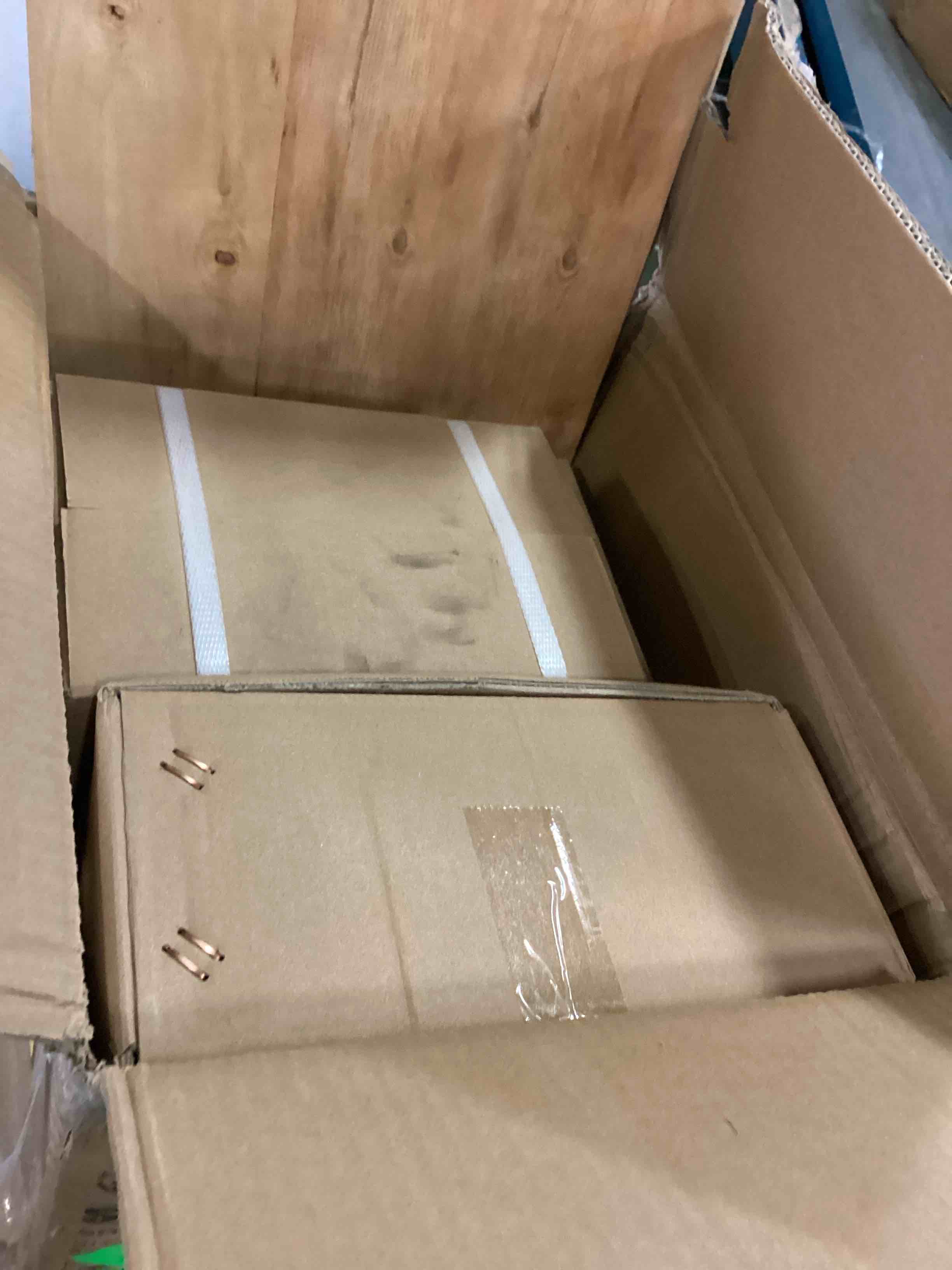 https://s3.amazonaws.com/lotting-images-prod/bidfta/RED5552915_1701099663287.jpeg