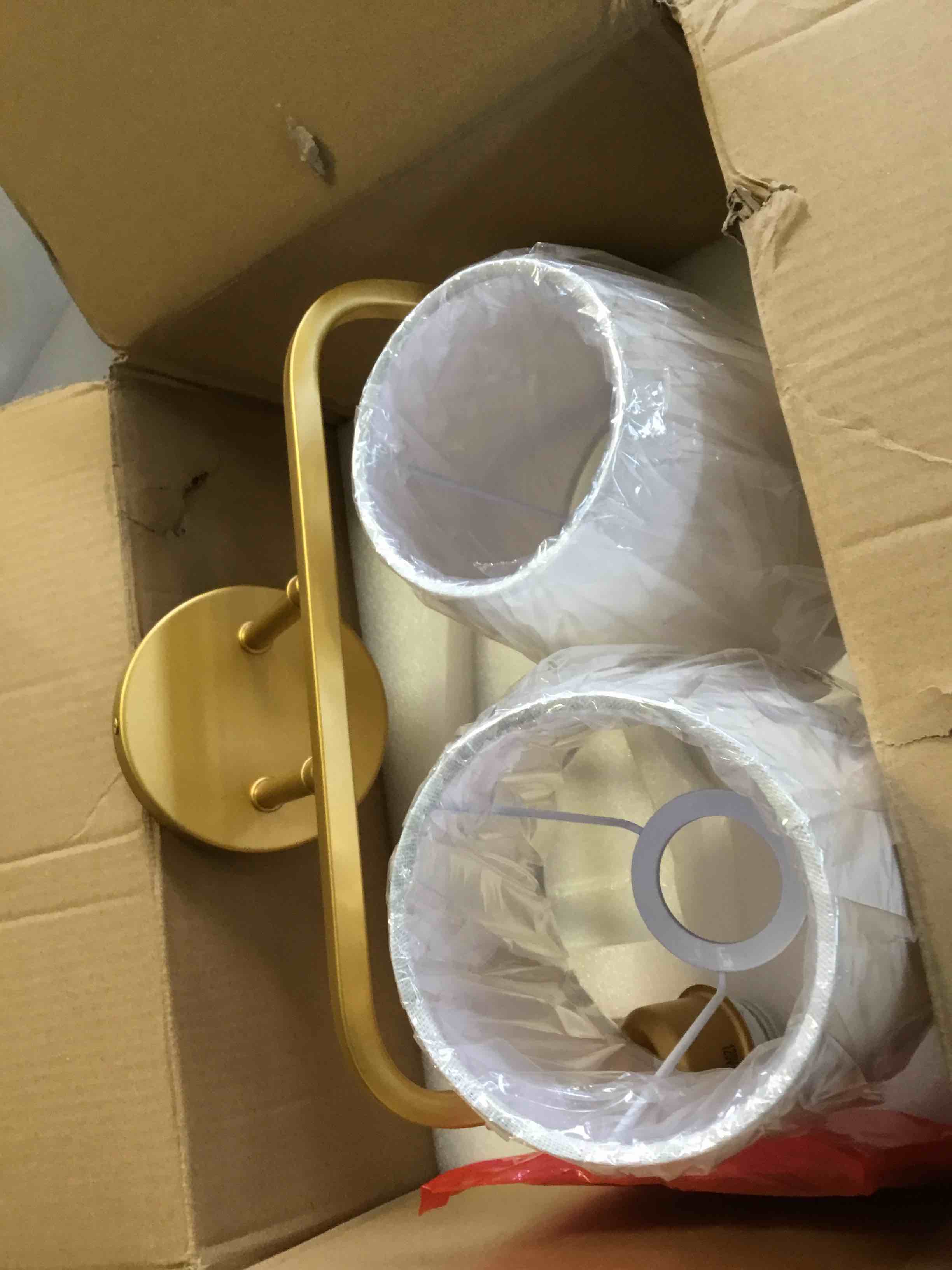 https://s3.amazonaws.com/lotting-images-prod/bidfta/RED5555298_1701358475952.jpeg