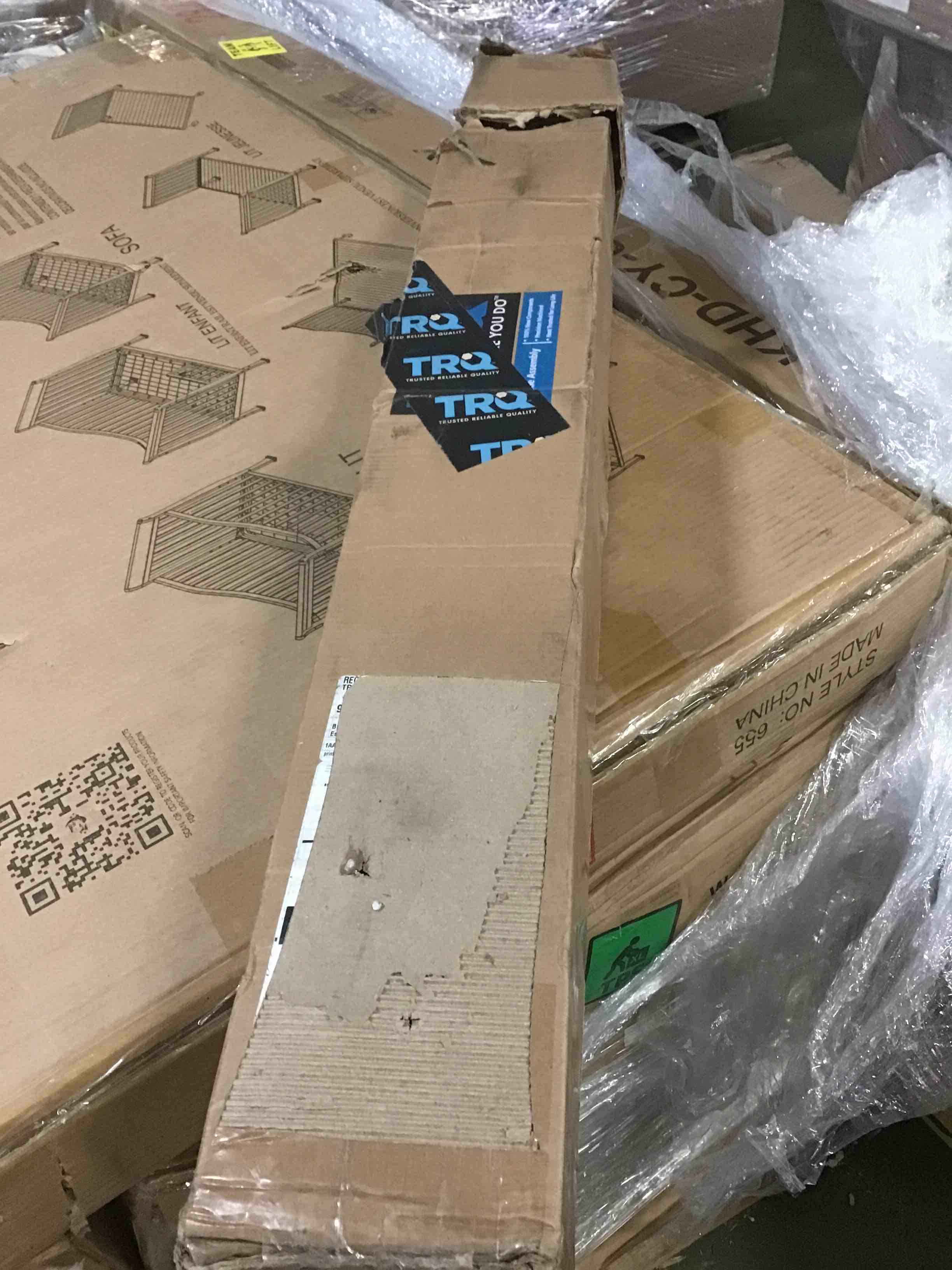 https://s3.amazonaws.com/lotting-images-prod/bidfta/RED5556490_1700859956740.jpeg