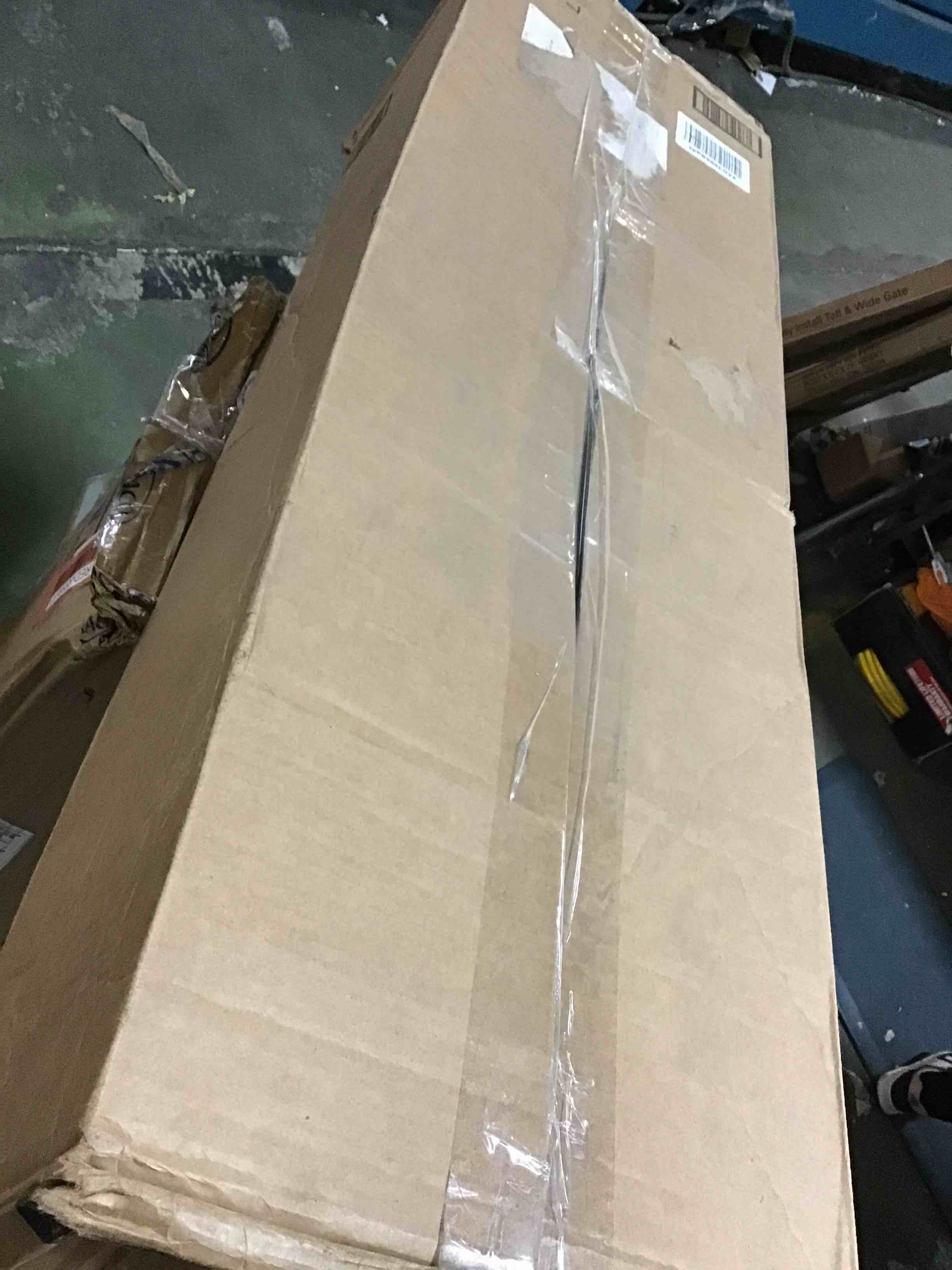 https://s3.amazonaws.com/lotting-images-prod/bidfta/RED5556673_1701112428086.jpeg