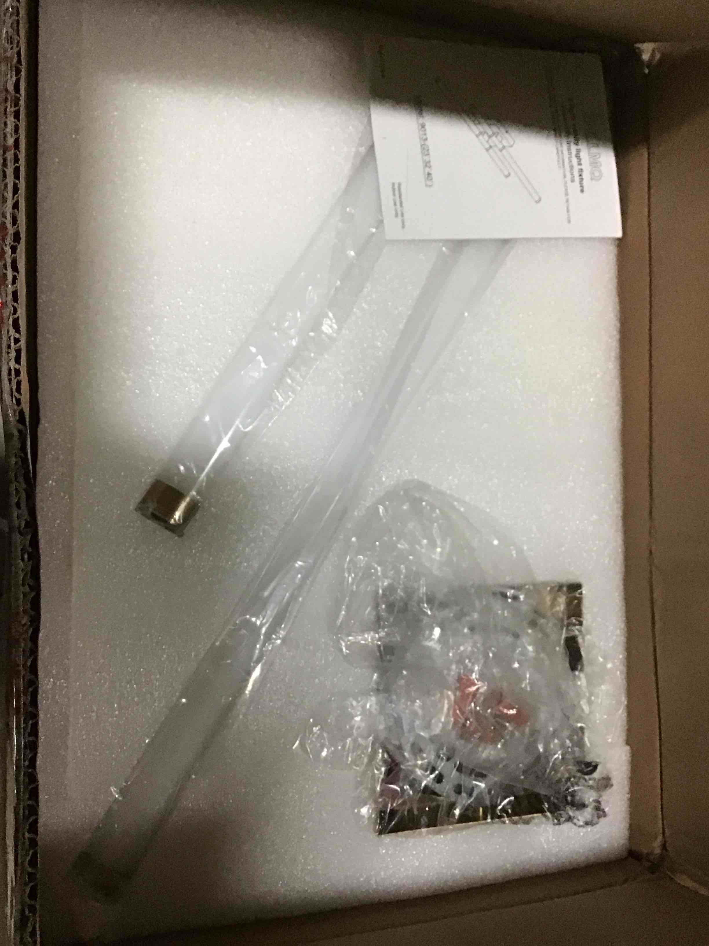 https://s3.amazonaws.com/lotting-images-prod/bidfta/RED5557359_1701442685418.jpeg