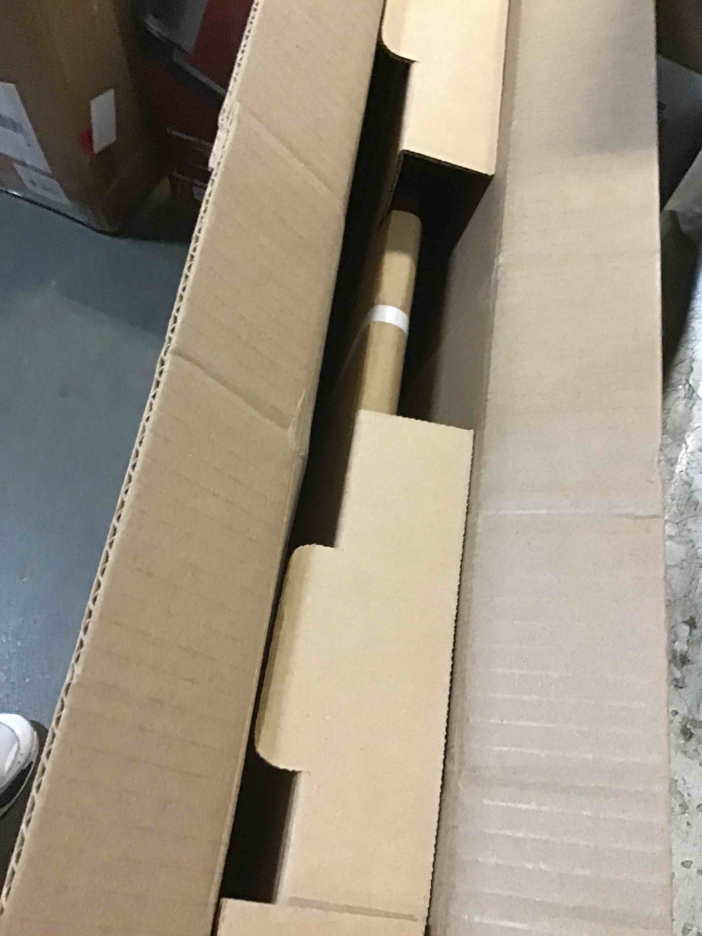 https://s3.amazonaws.com/lotting-images-prod/bidfta/RED5557504_1701695746871.jpeg