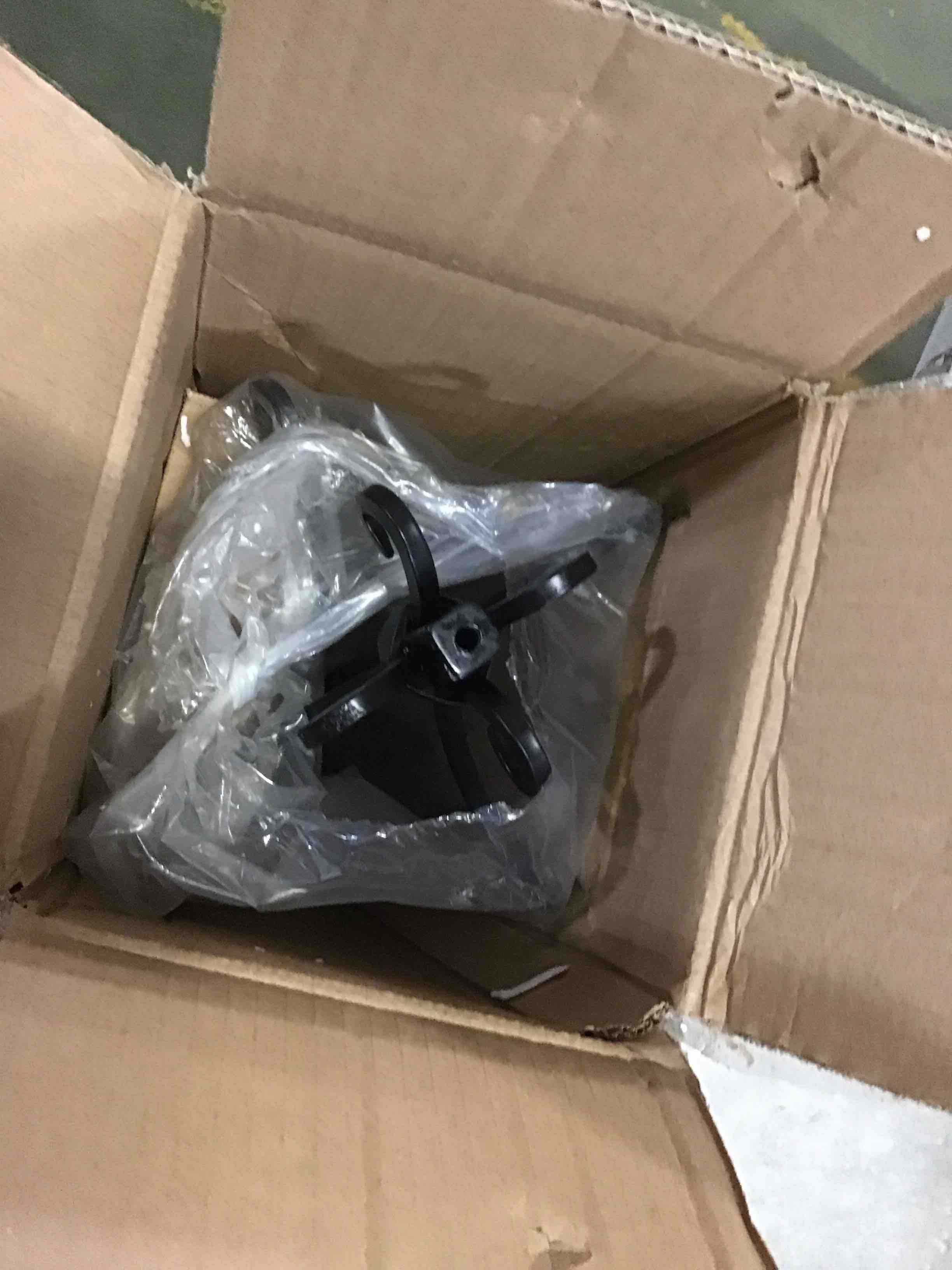 https://s3.amazonaws.com/lotting-images-prod/bidfta/RED5557899_1701896212719.jpeg