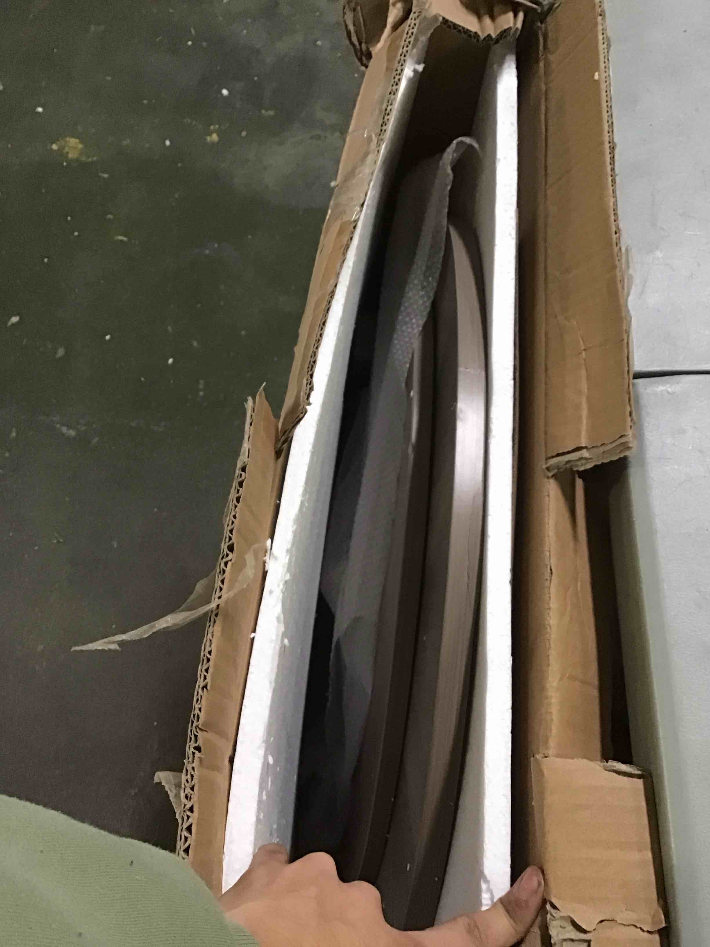 https://s3.amazonaws.com/lotting-images-prod/bidfta/RED5558295_1701362238596.jpeg