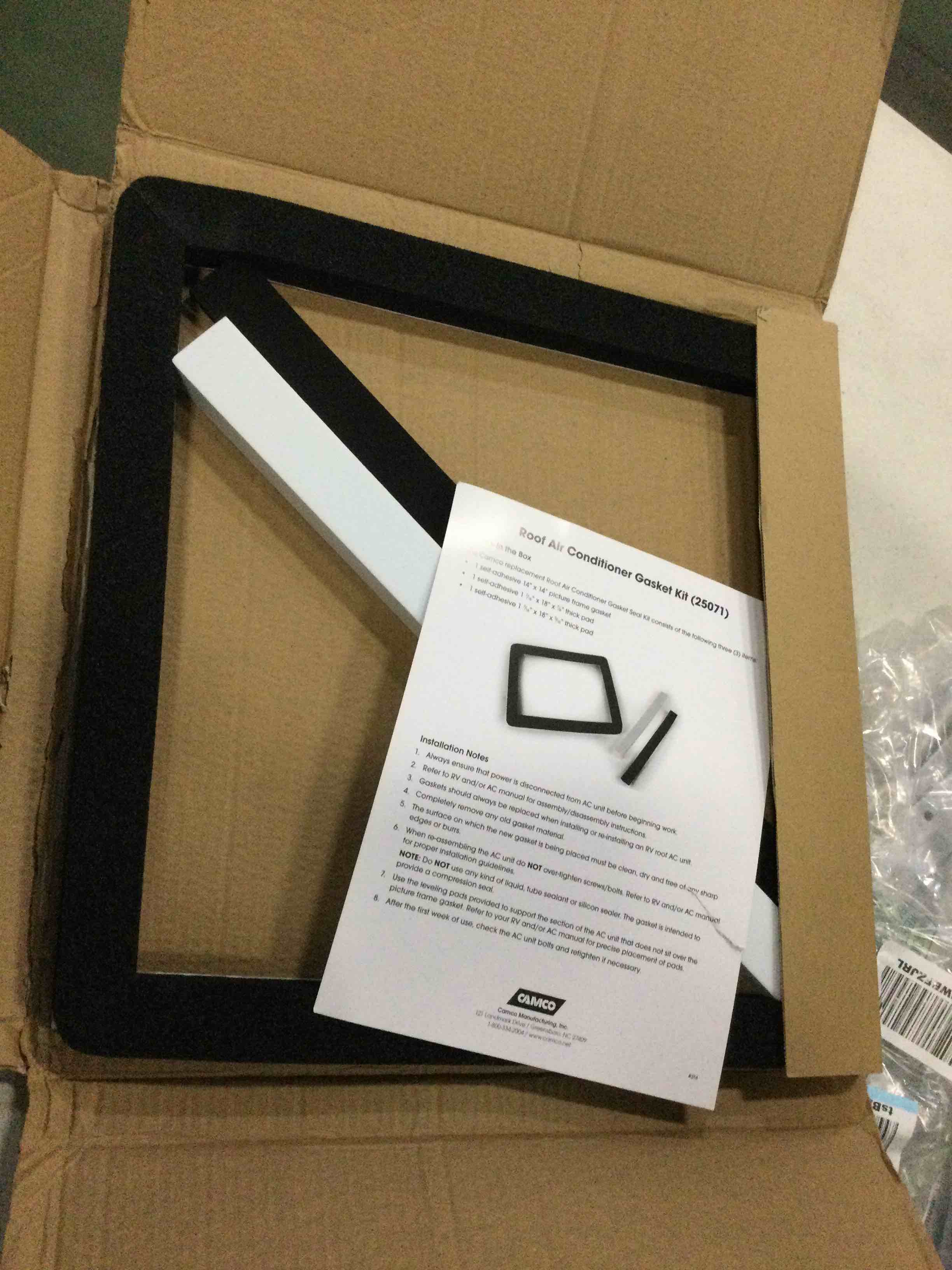 https://s3.amazonaws.com/lotting-images-prod/bidfta/RED5558579_1701695846879.jpeg