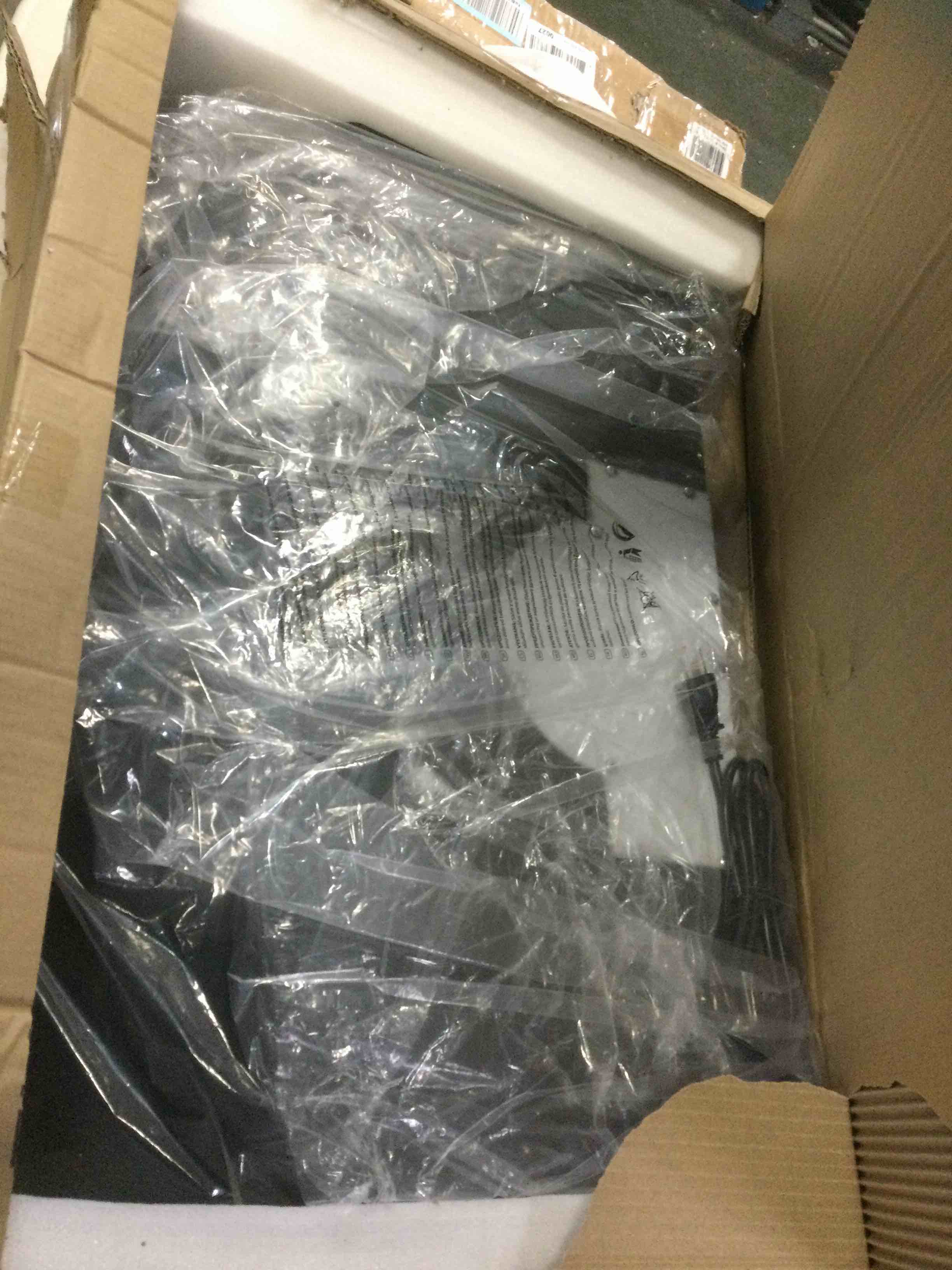 https://s3.amazonaws.com/lotting-images-prod/bidfta/RED5558709_1701713984901.jpeg