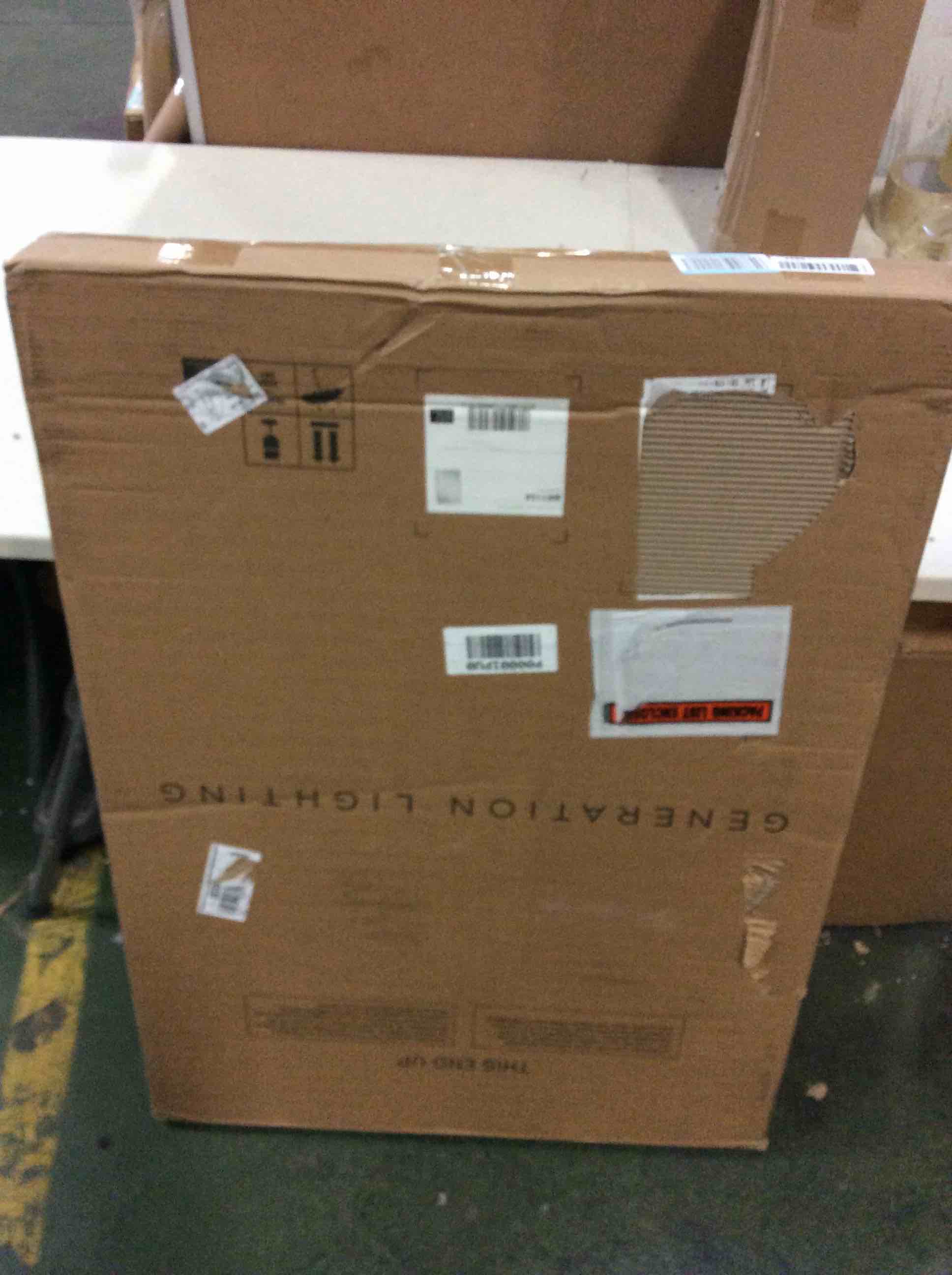 https://s3.amazonaws.com/lotting-images-prod/bidfta/RED5558758_1701721983493.jpeg