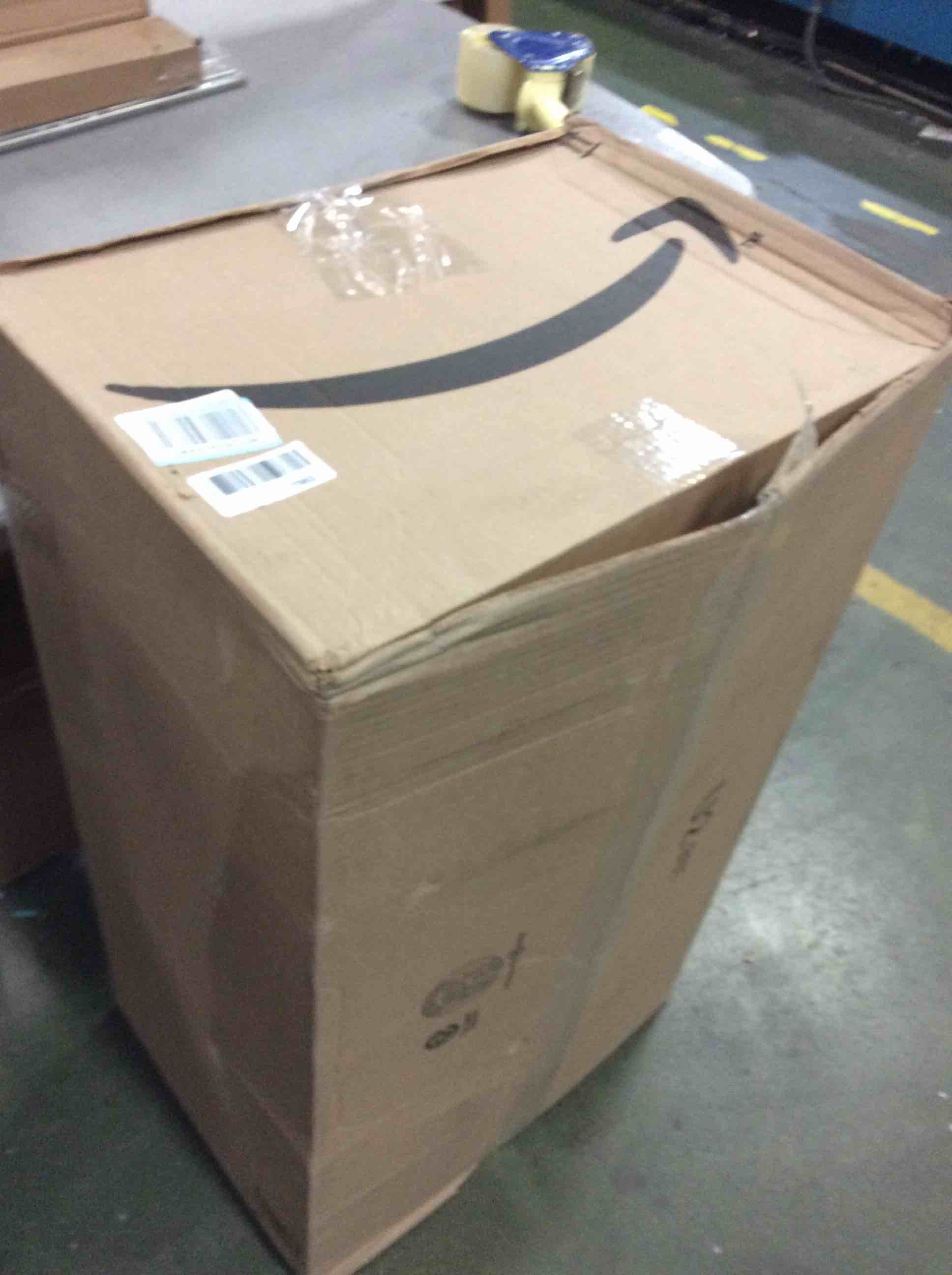 https://s3.amazonaws.com/lotting-images-prod/bidfta/RED5558982_1701809002329.jpeg
