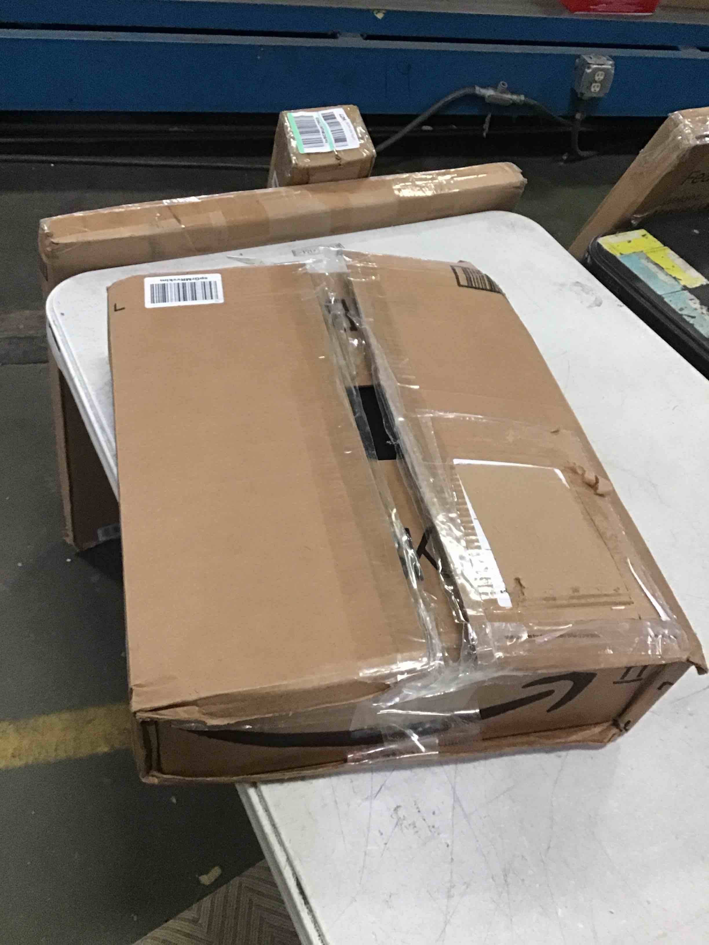 https://s3.amazonaws.com/lotting-images-prod/bidfta/RED5559053_1701874234534.jpeg