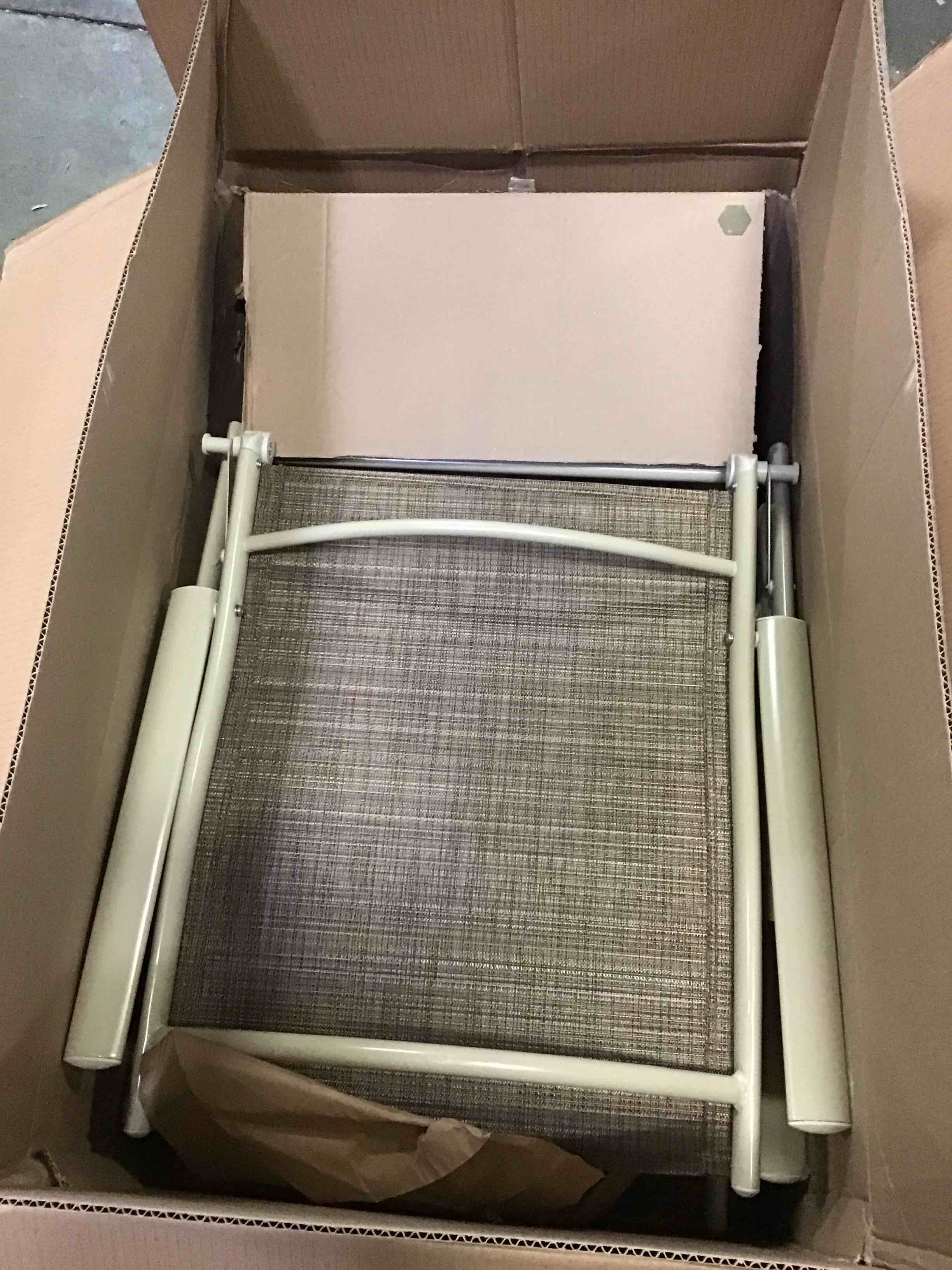 https://s3.amazonaws.com/lotting-images-prod/bidfta/RED5559125_1701886984867.jpeg