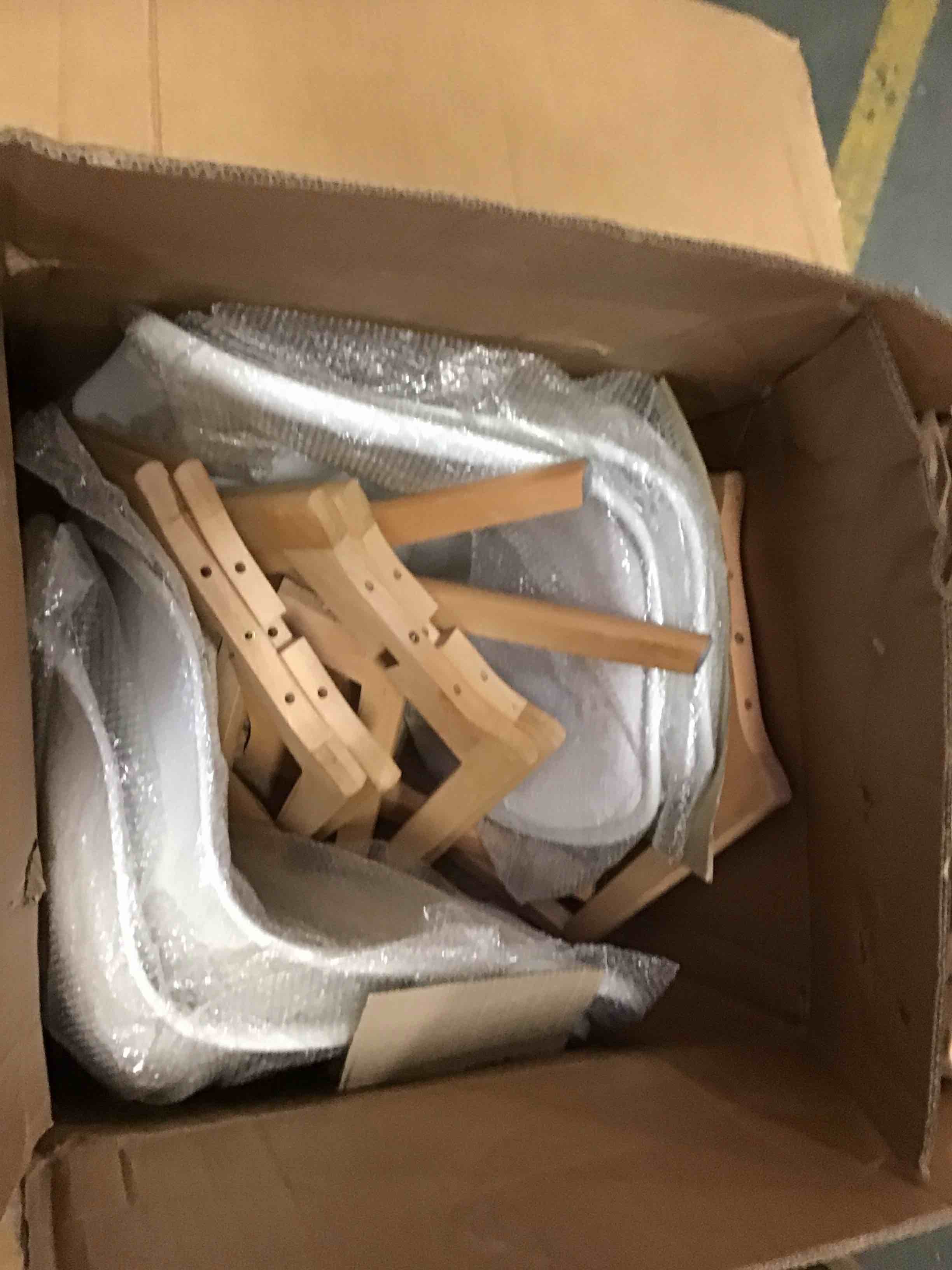 https://s3.amazonaws.com/lotting-images-prod/bidfta/RED5559172_1701894856625.jpeg