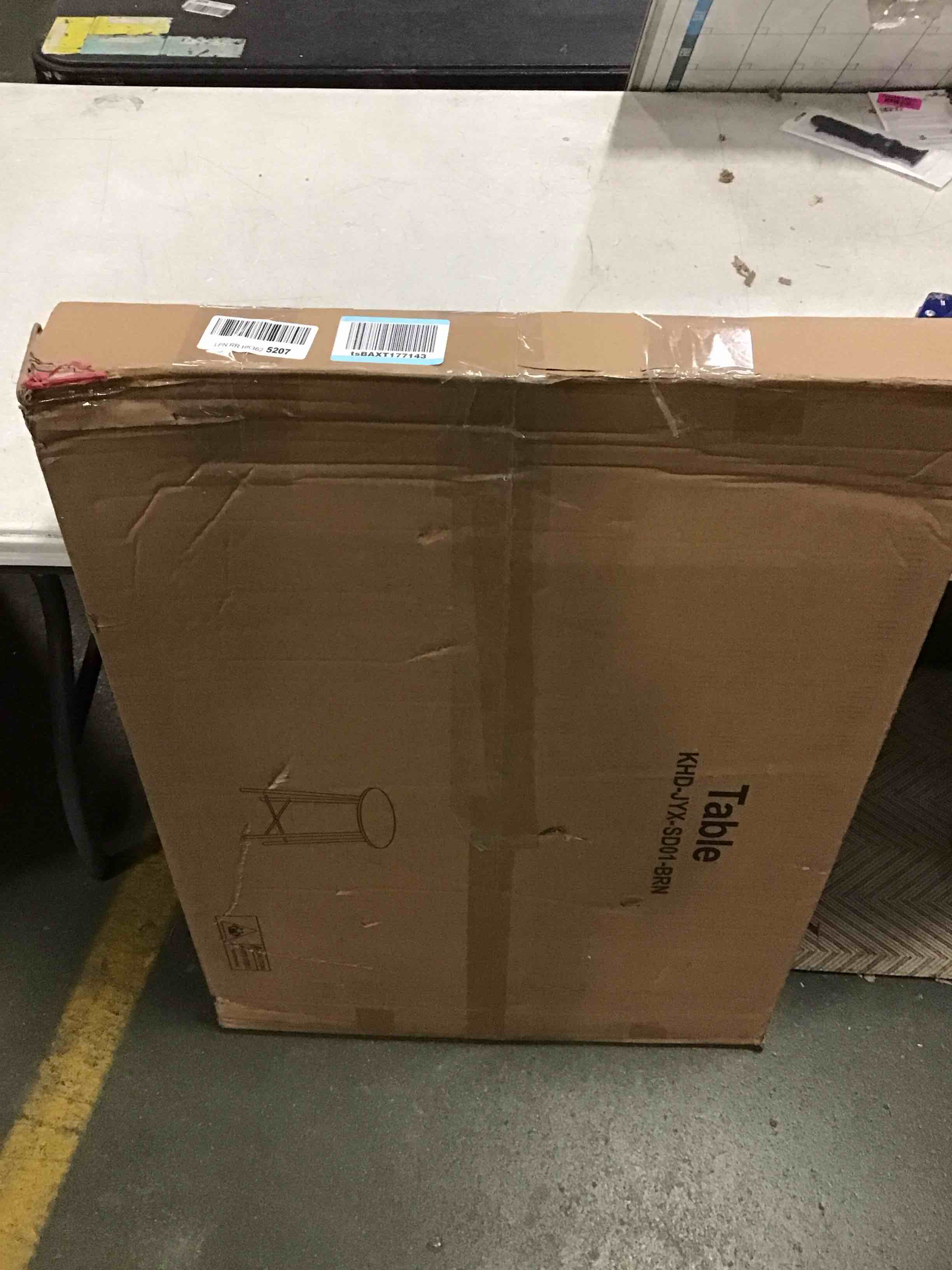 https://s3.amazonaws.com/lotting-images-prod/bidfta/RED5559173_1701894962230.jpeg