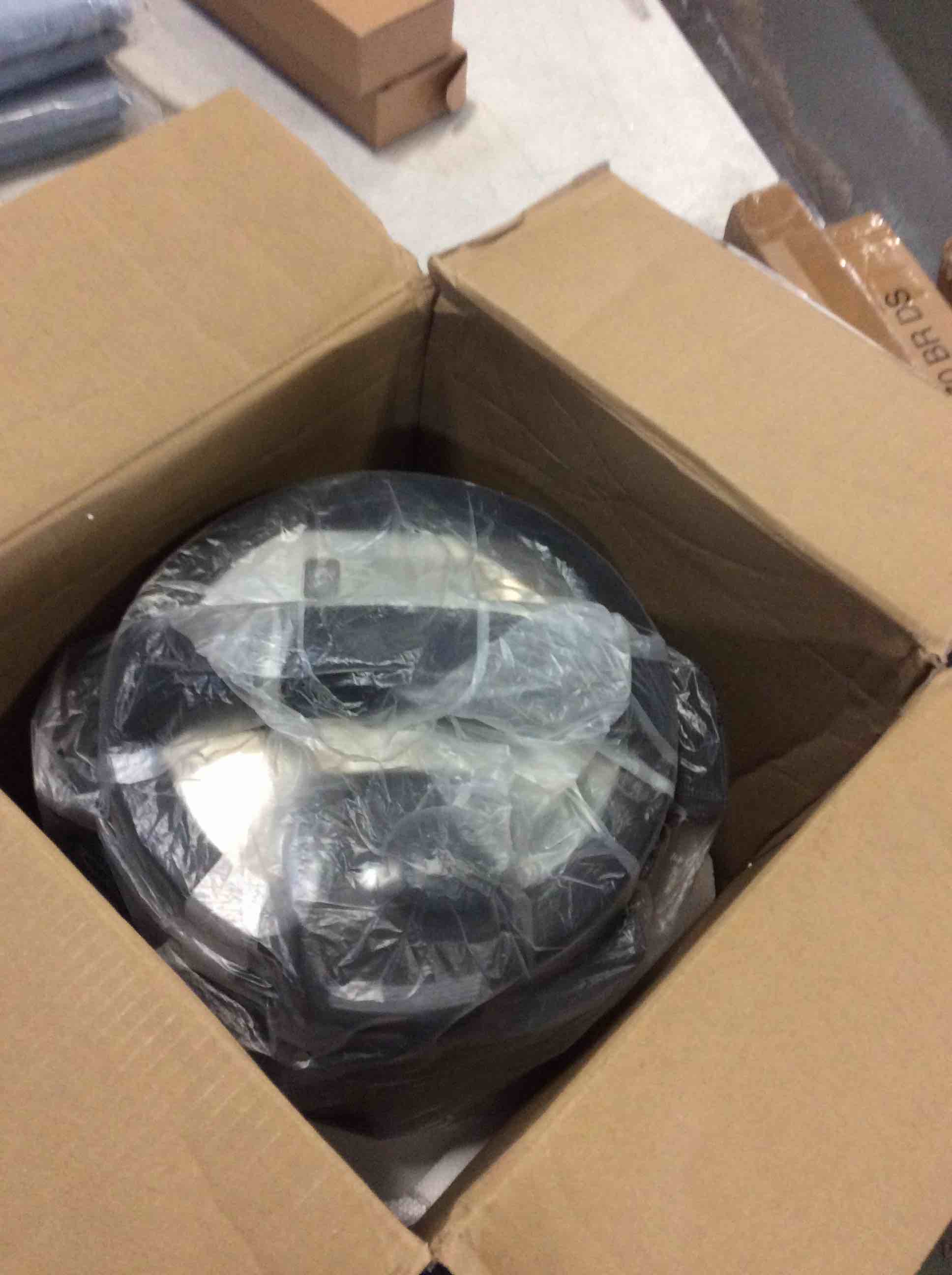 https://s3.amazonaws.com/lotting-images-prod/bidfta/RED5559248_1701980900399.jpeg