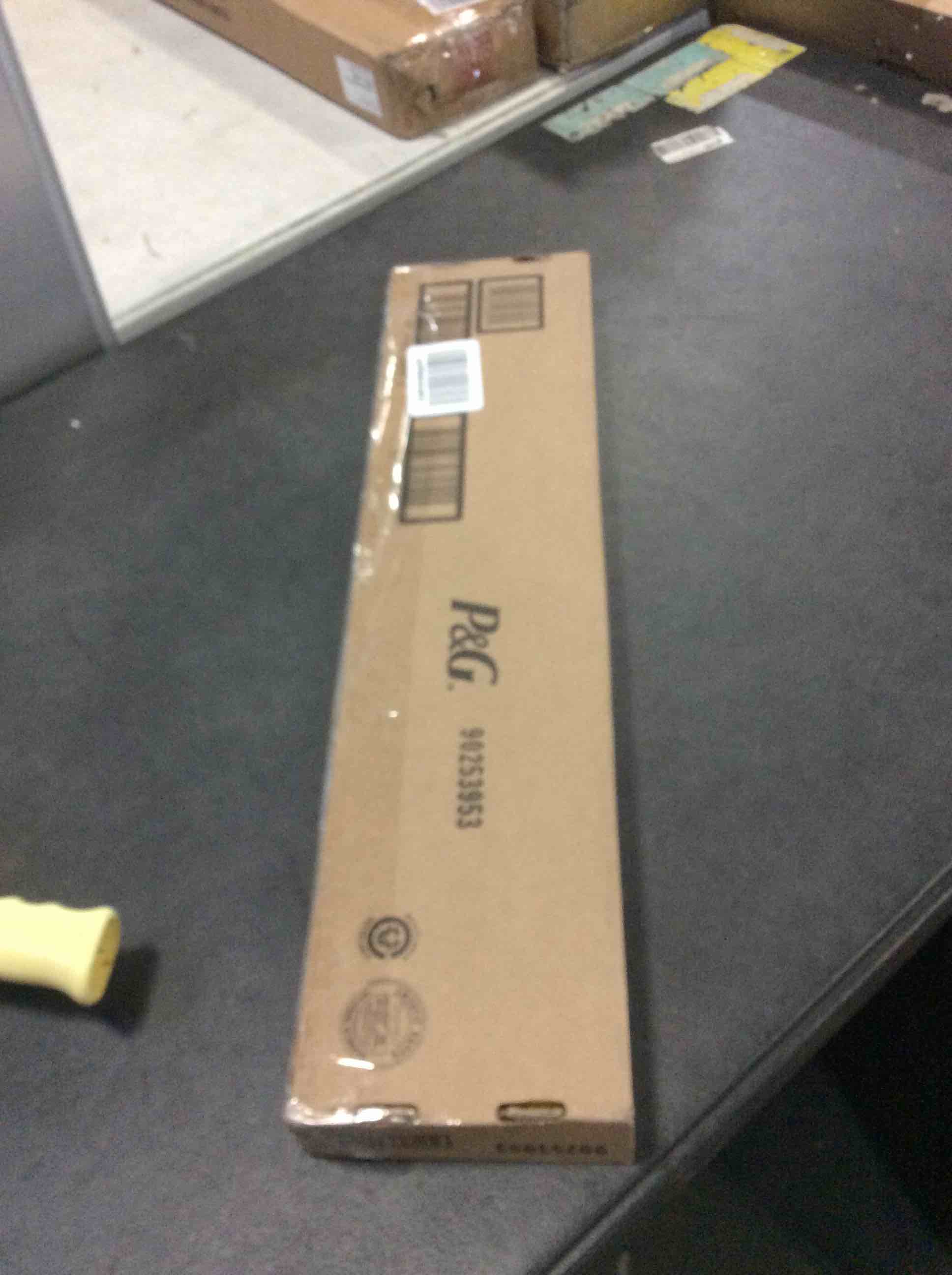 https://s3.amazonaws.com/lotting-images-prod/bidfta/RED5559254_1701981519817.jpeg