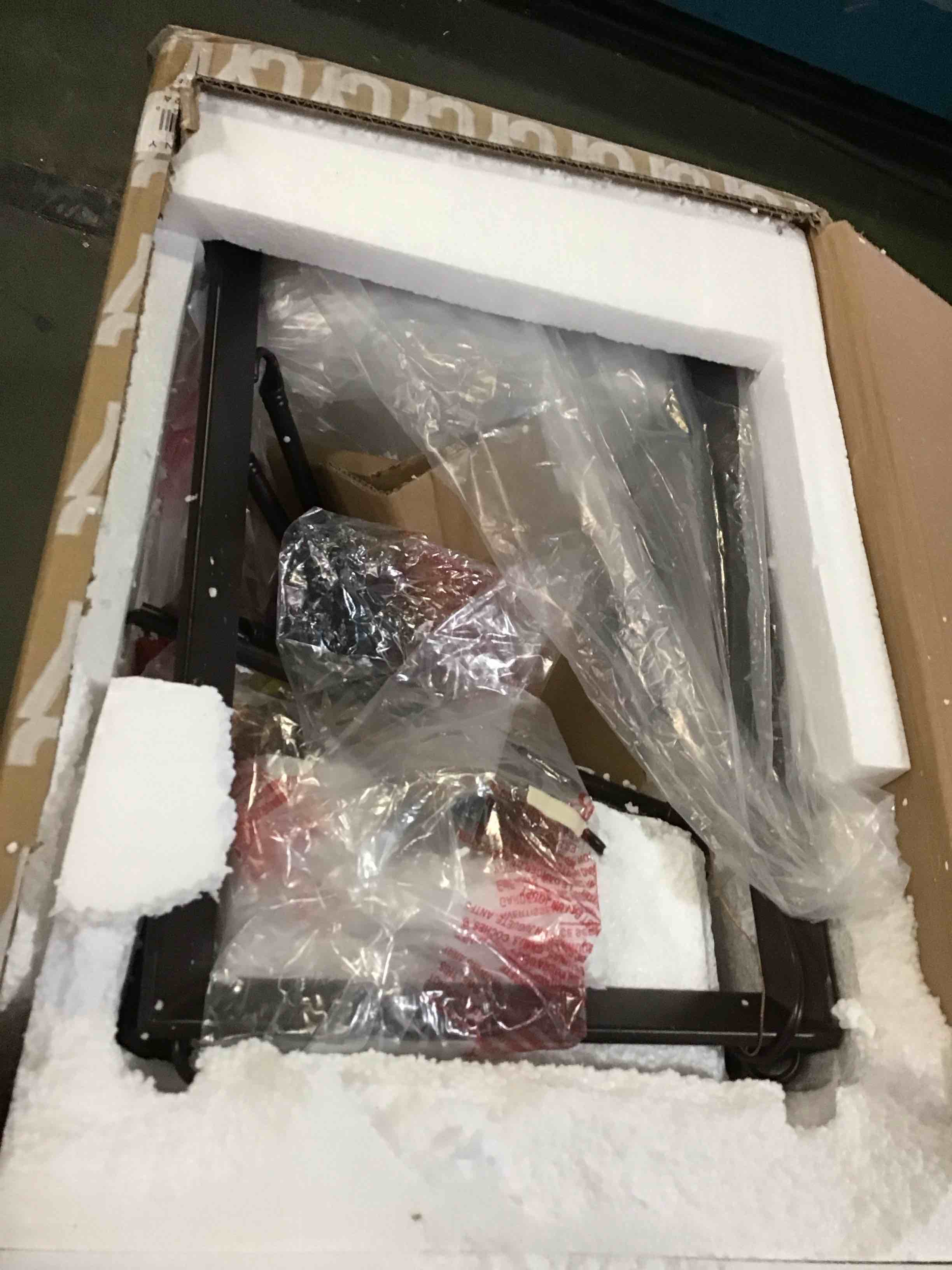 https://s3.amazonaws.com/lotting-images-prod/bidfta/RED5559367_1702053618585.jpeg