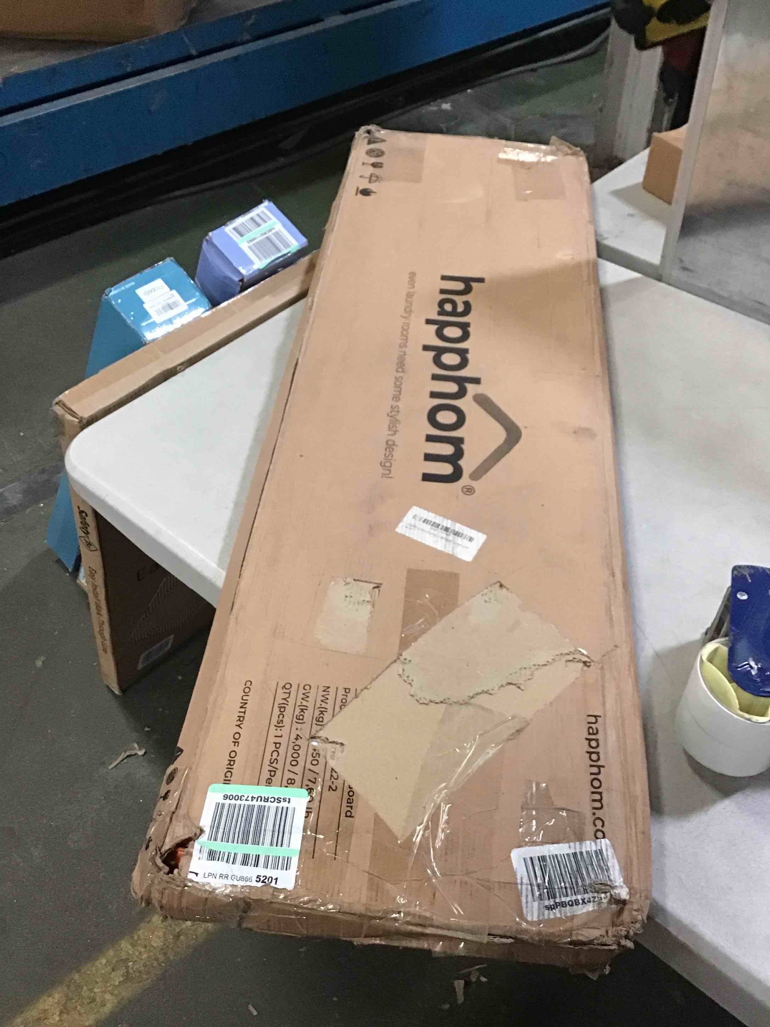 https://s3.amazonaws.com/lotting-images-prod/bidfta/RED5559396_1702059559672.jpeg