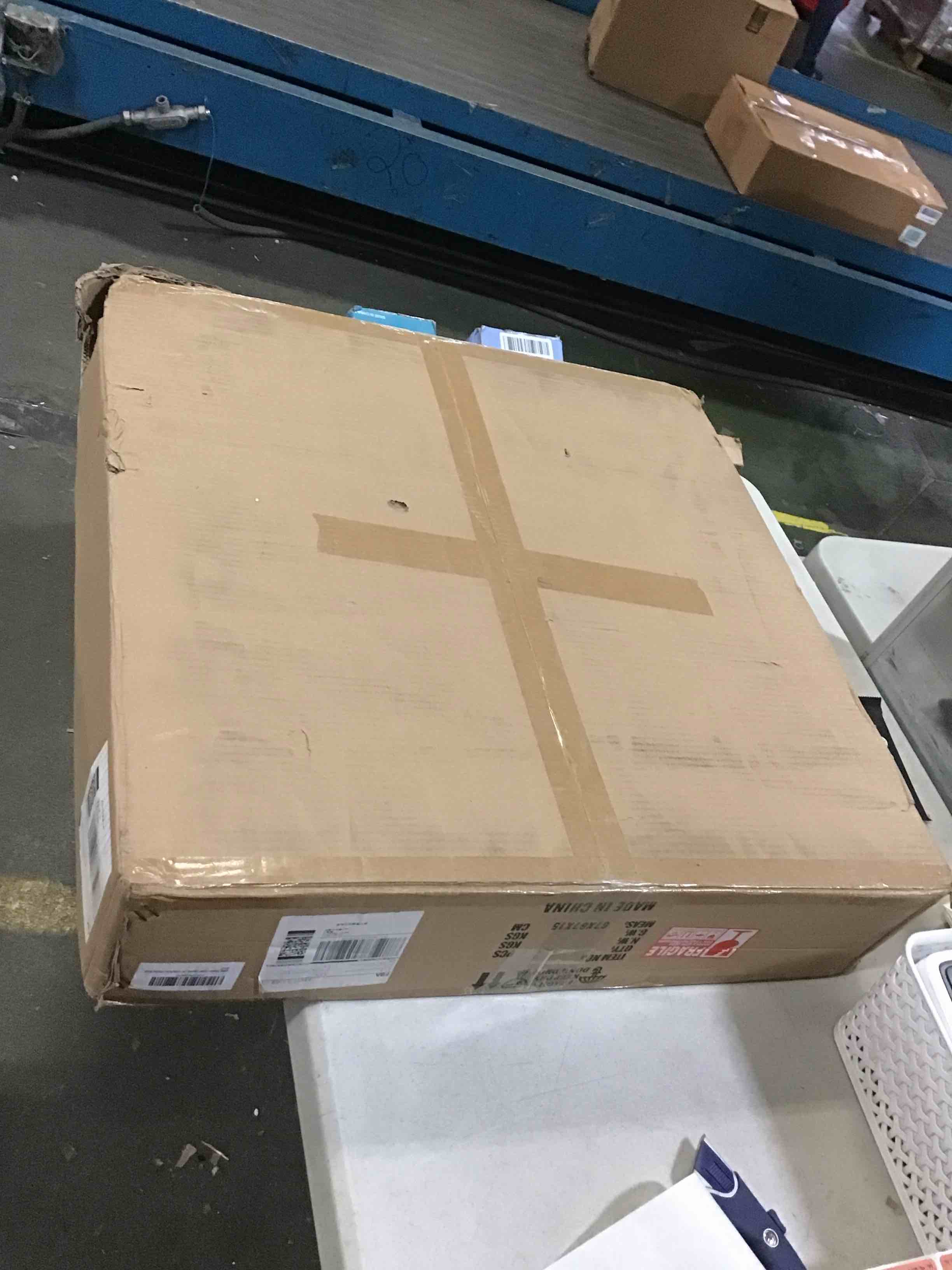 https://s3.amazonaws.com/lotting-images-prod/bidfta/RED5559405_1702060532612.jpeg