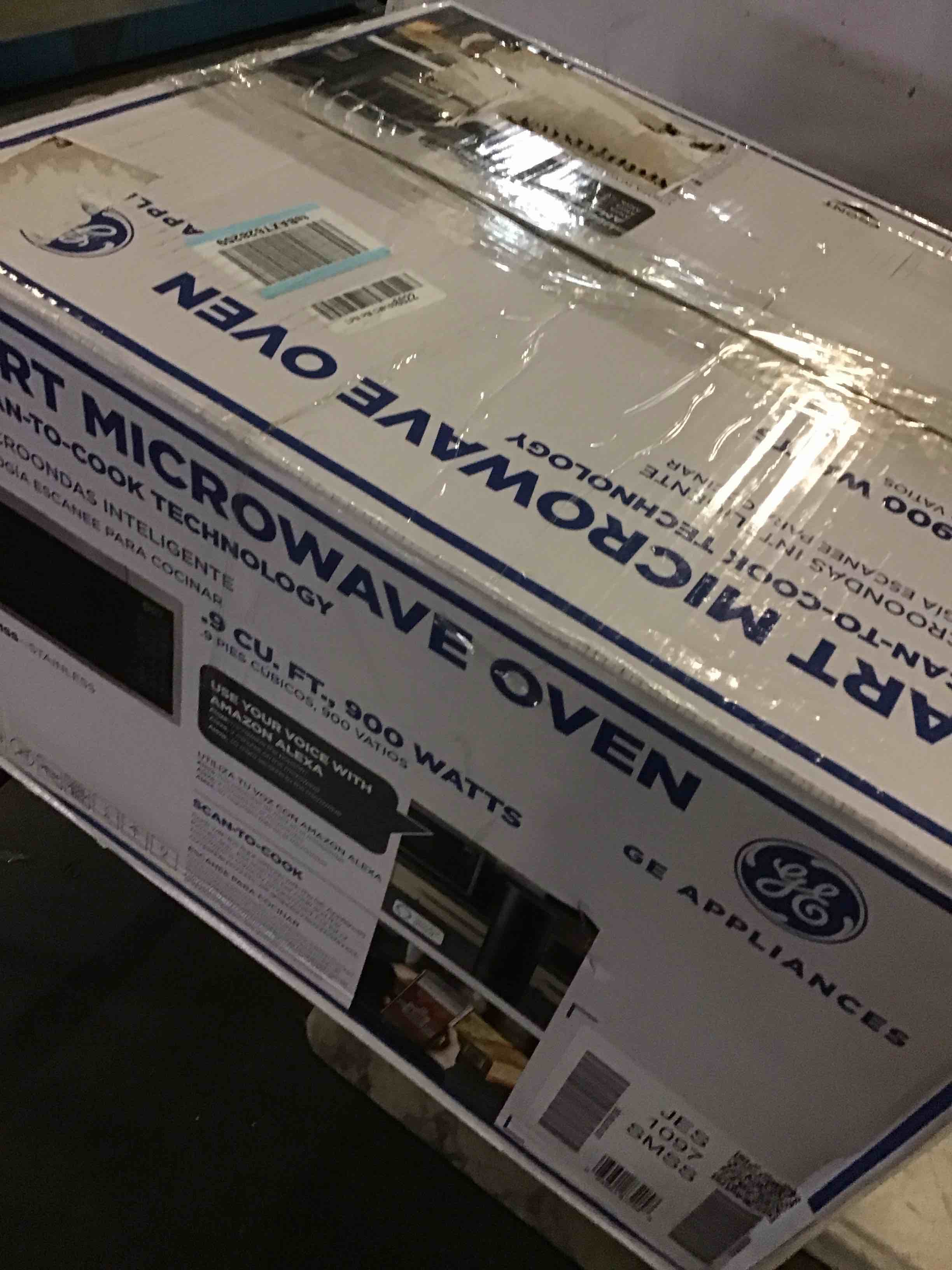 https://s3.amazonaws.com/lotting-images-prod/bidfta/RED5560455_1701789731788.jpeg