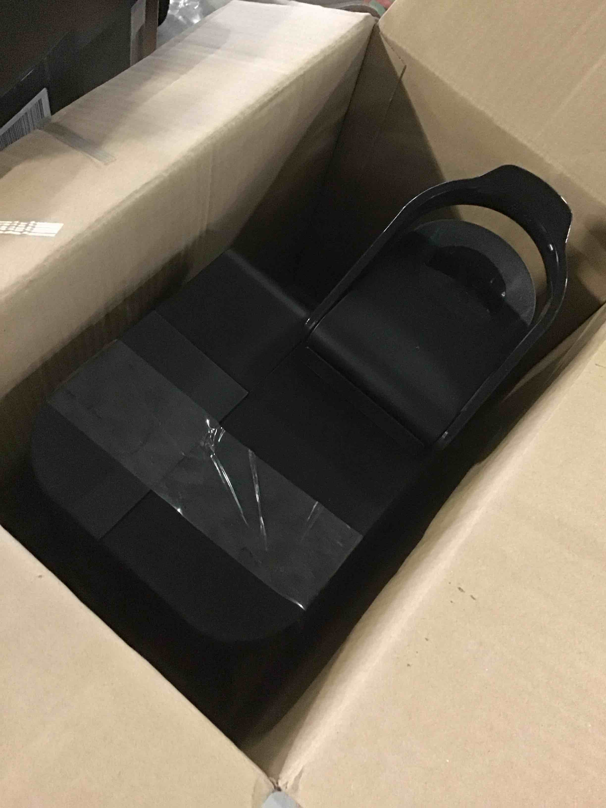 https://s3.amazonaws.com/lotting-images-prod/bidfta/RED5560641_1701871636109.jpeg