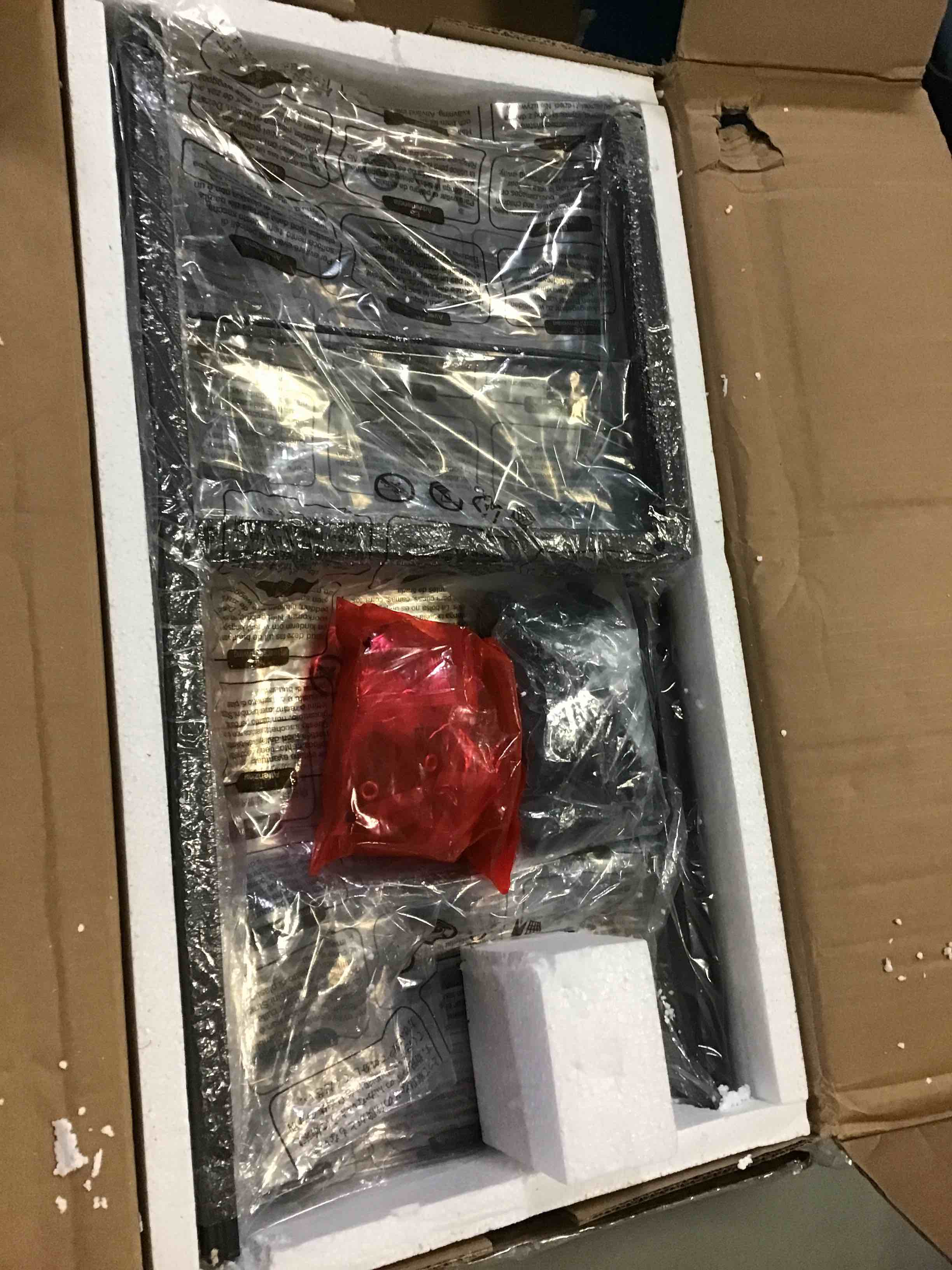 https://s3.amazonaws.com/lotting-images-prod/bidfta/RED5561514_1701982829306.jpeg