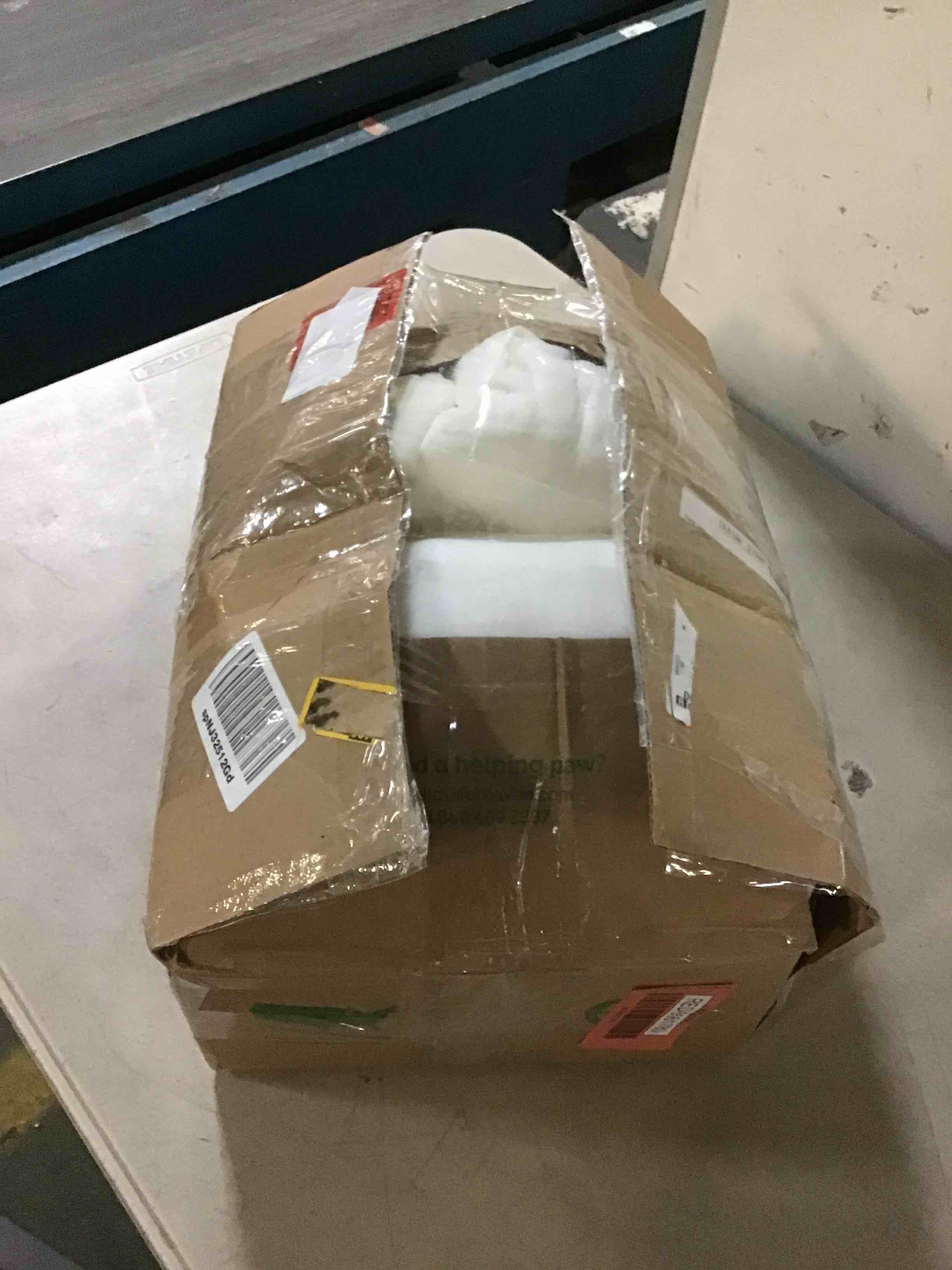 https://s3.amazonaws.com/lotting-images-prod/bidfta/RED5561780_1702303167577.jpeg