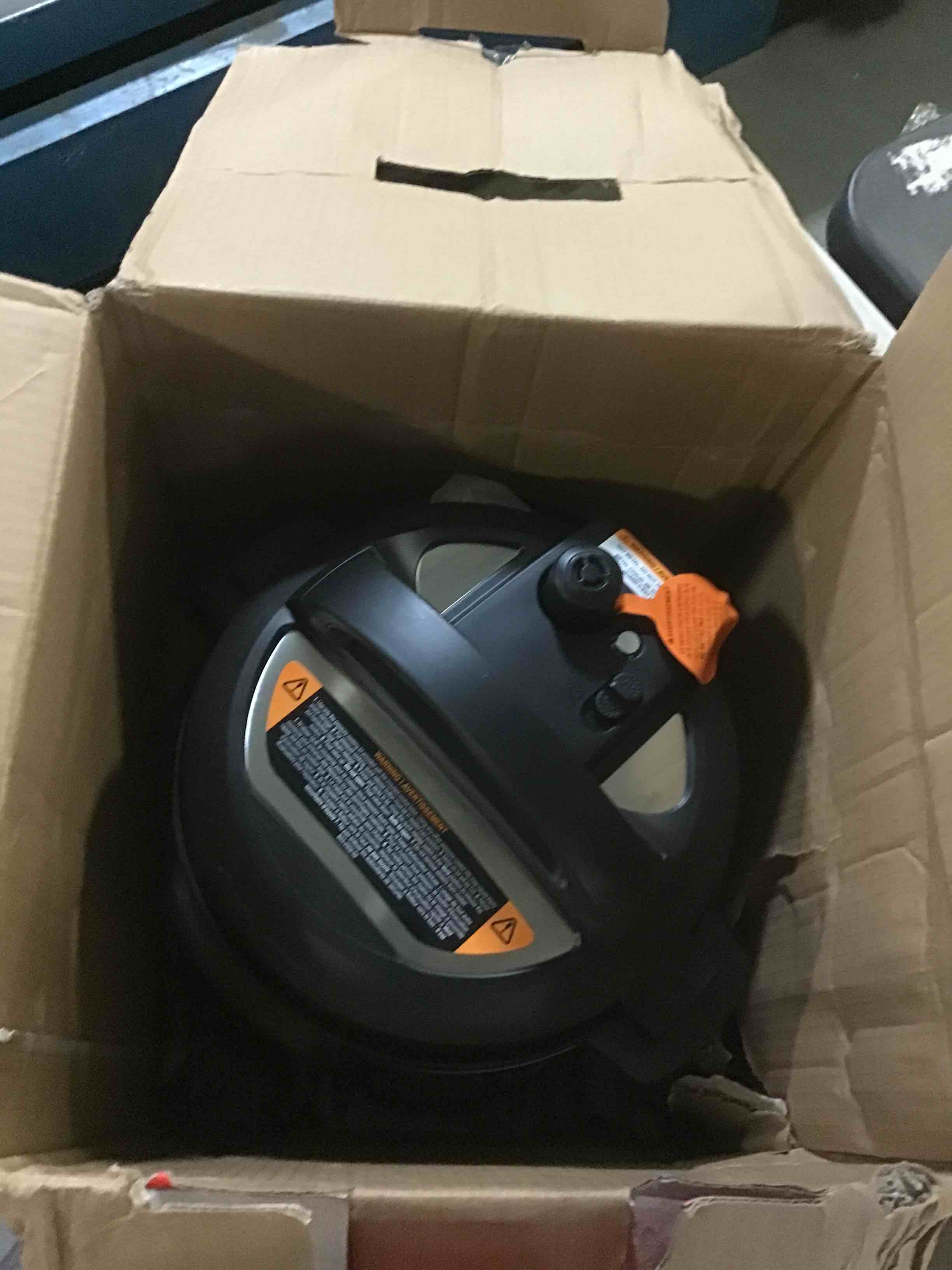 https://s3.amazonaws.com/lotting-images-prod/bidfta/RED5561789_1702304206462.jpeg