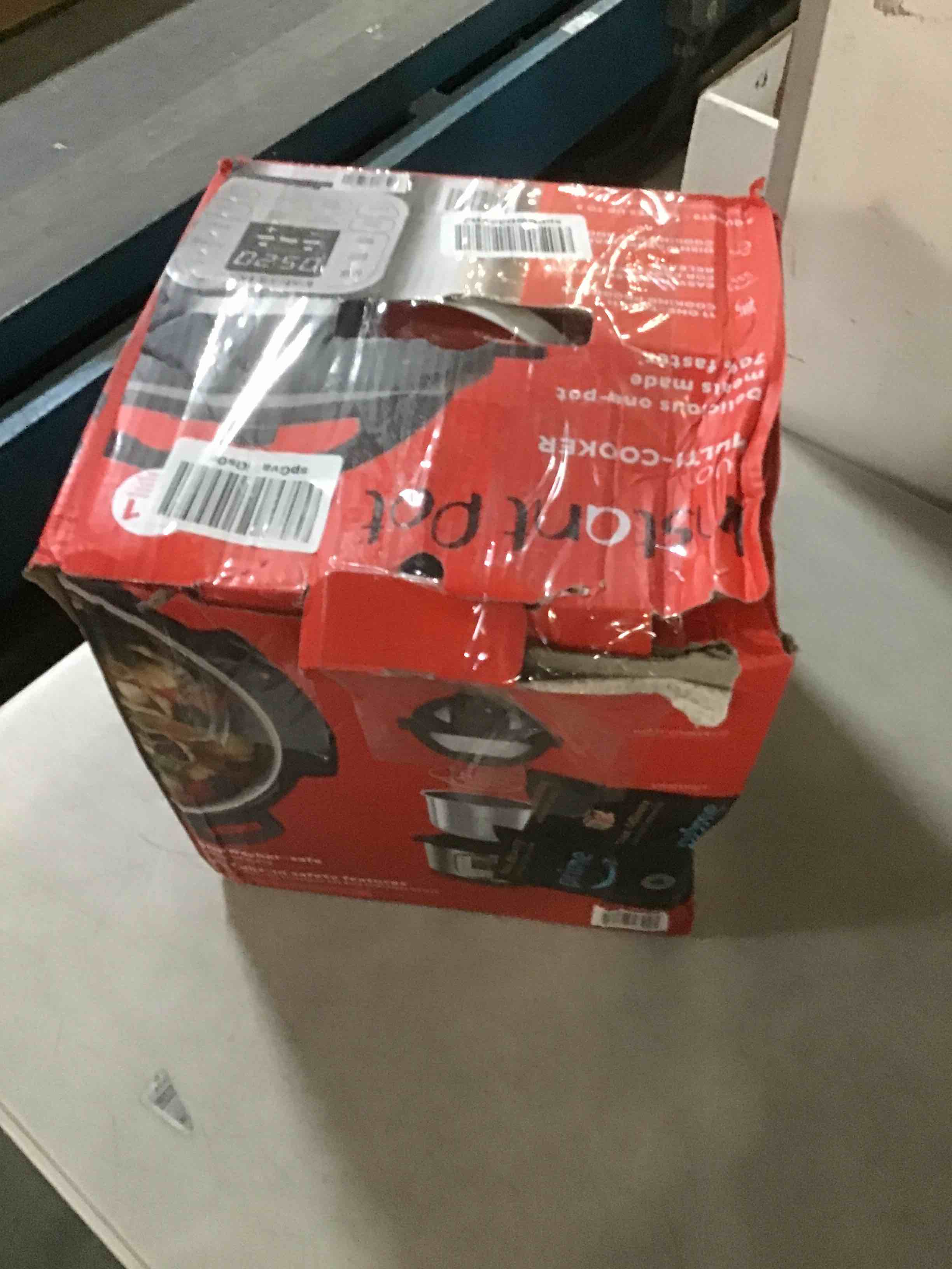 https://s3.amazonaws.com/lotting-images-prod/bidfta/RED5561789_1702304273665.jpeg
