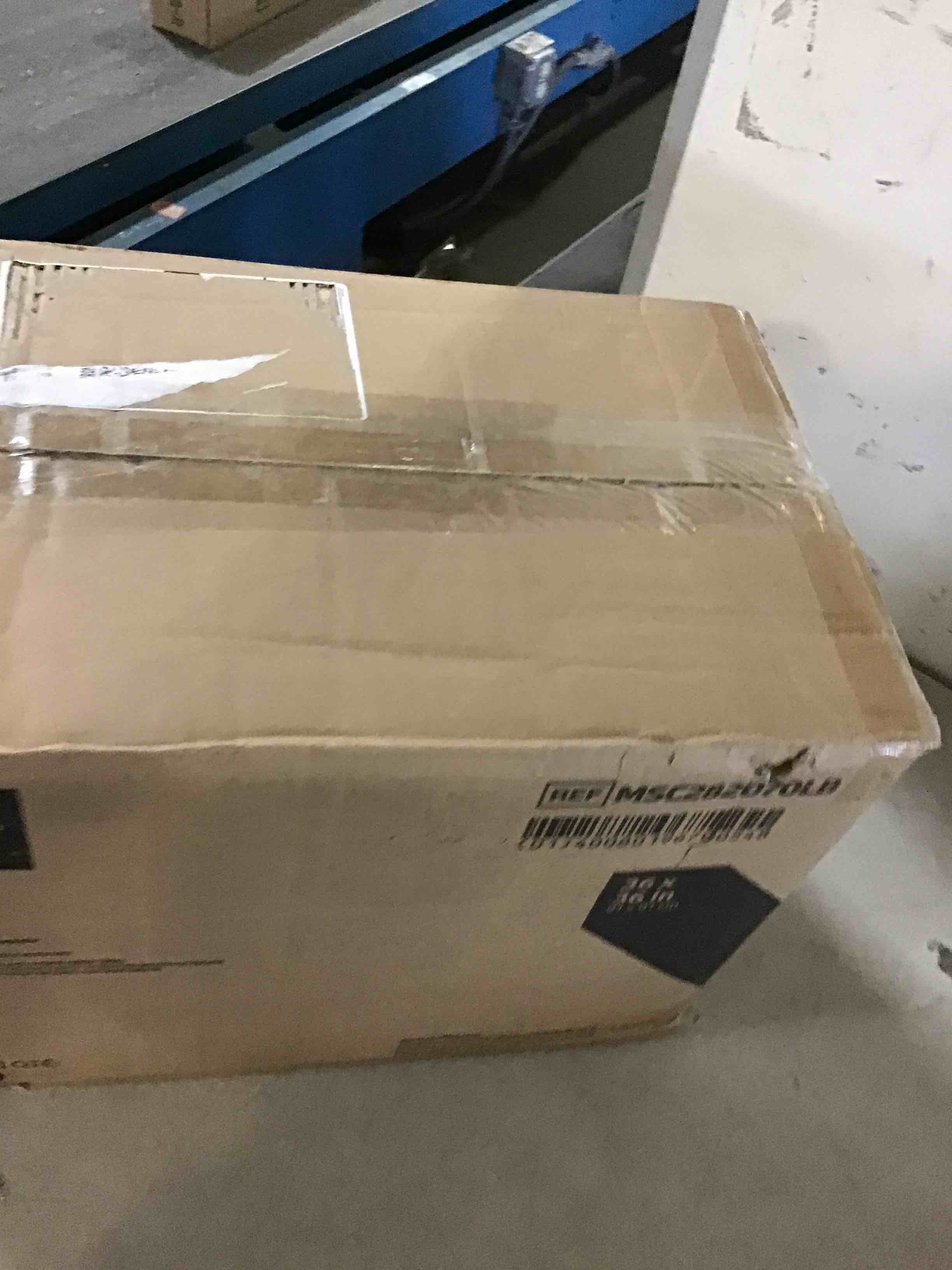 https://s3.amazonaws.com/lotting-images-prod/bidfta/RED5561877_1702321351803.jpeg