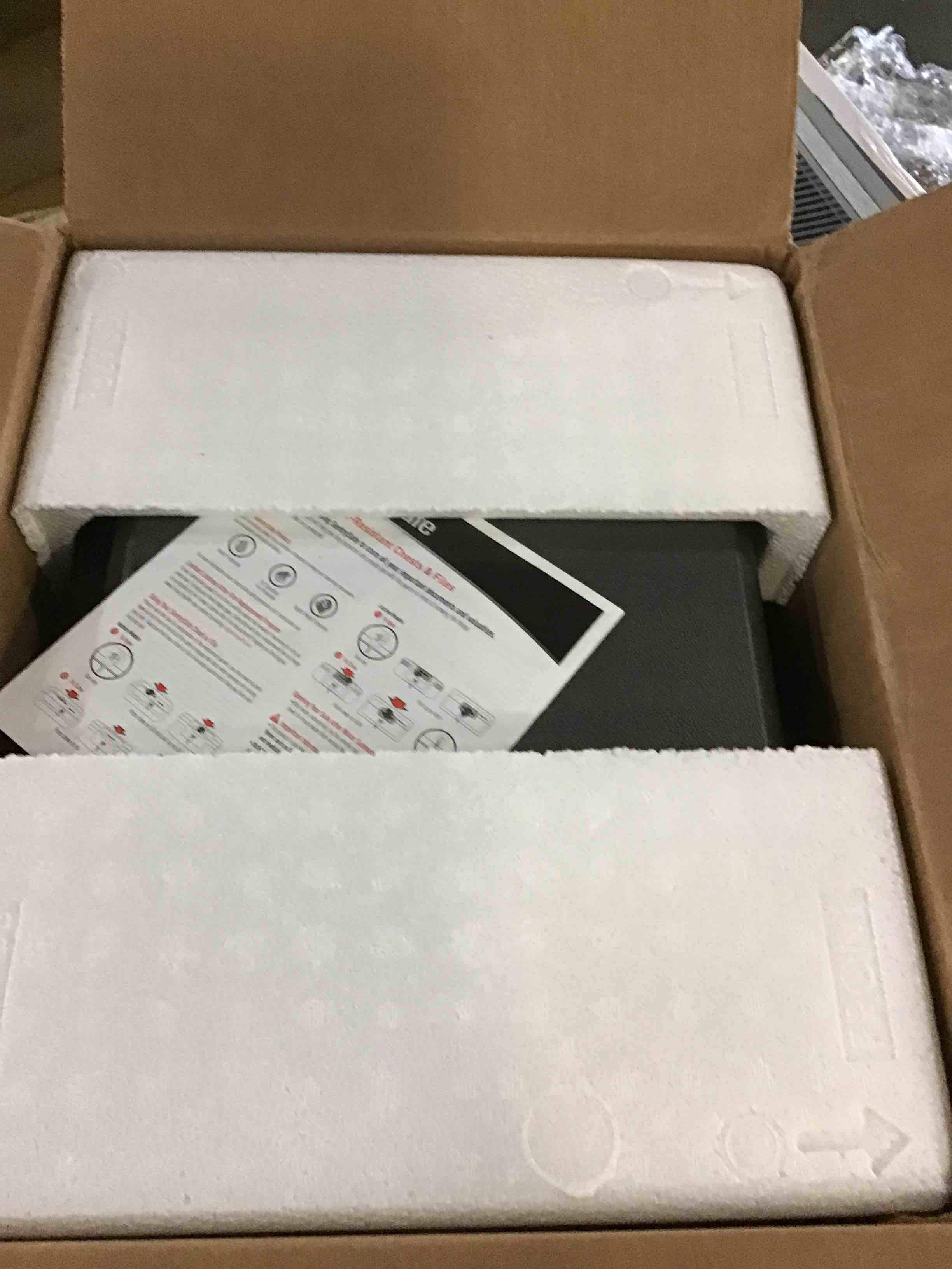 https://s3.amazonaws.com/lotting-images-prod/bidfta/RED5561977_1702391744388.jpeg