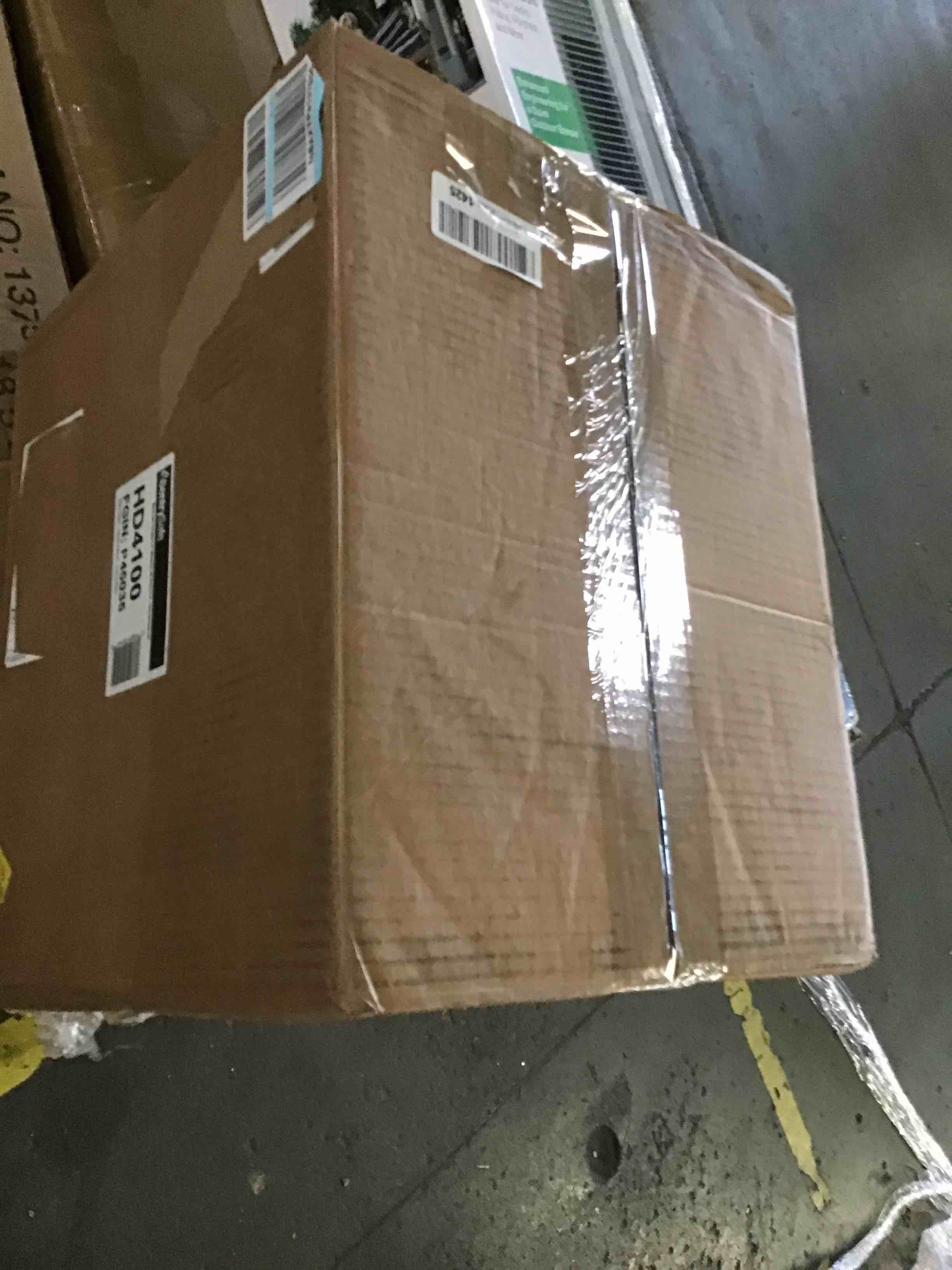 https://s3.amazonaws.com/lotting-images-prod/bidfta/RED5561977_1702391768319.jpeg