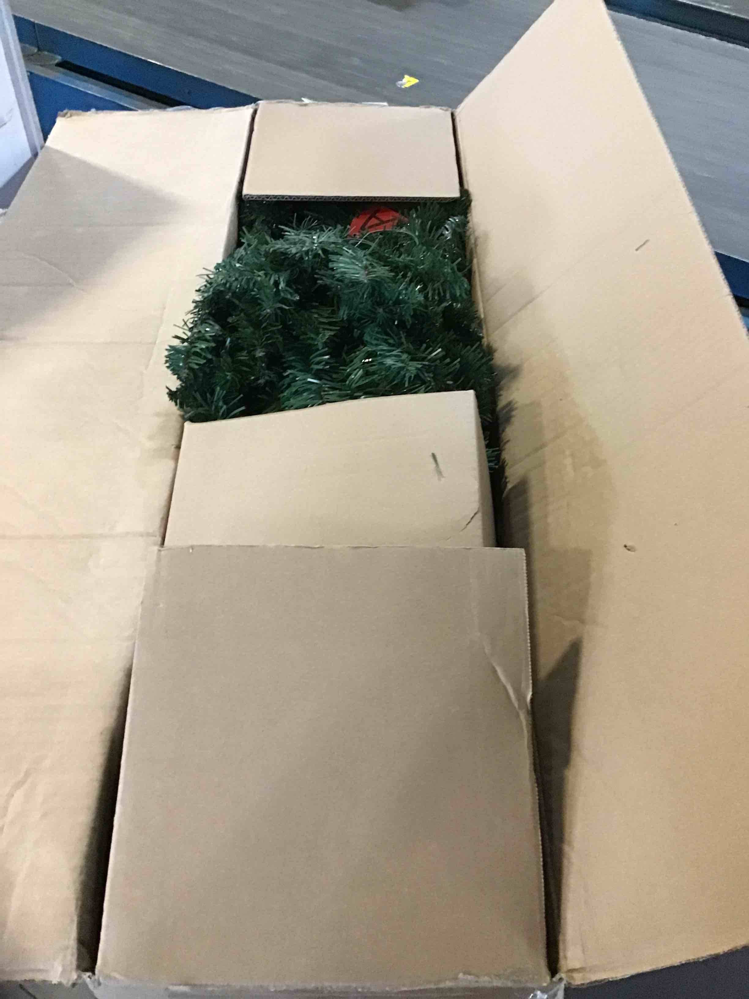 https://s3.amazonaws.com/lotting-images-prod/bidfta/RED5562104_1702412319193.jpeg