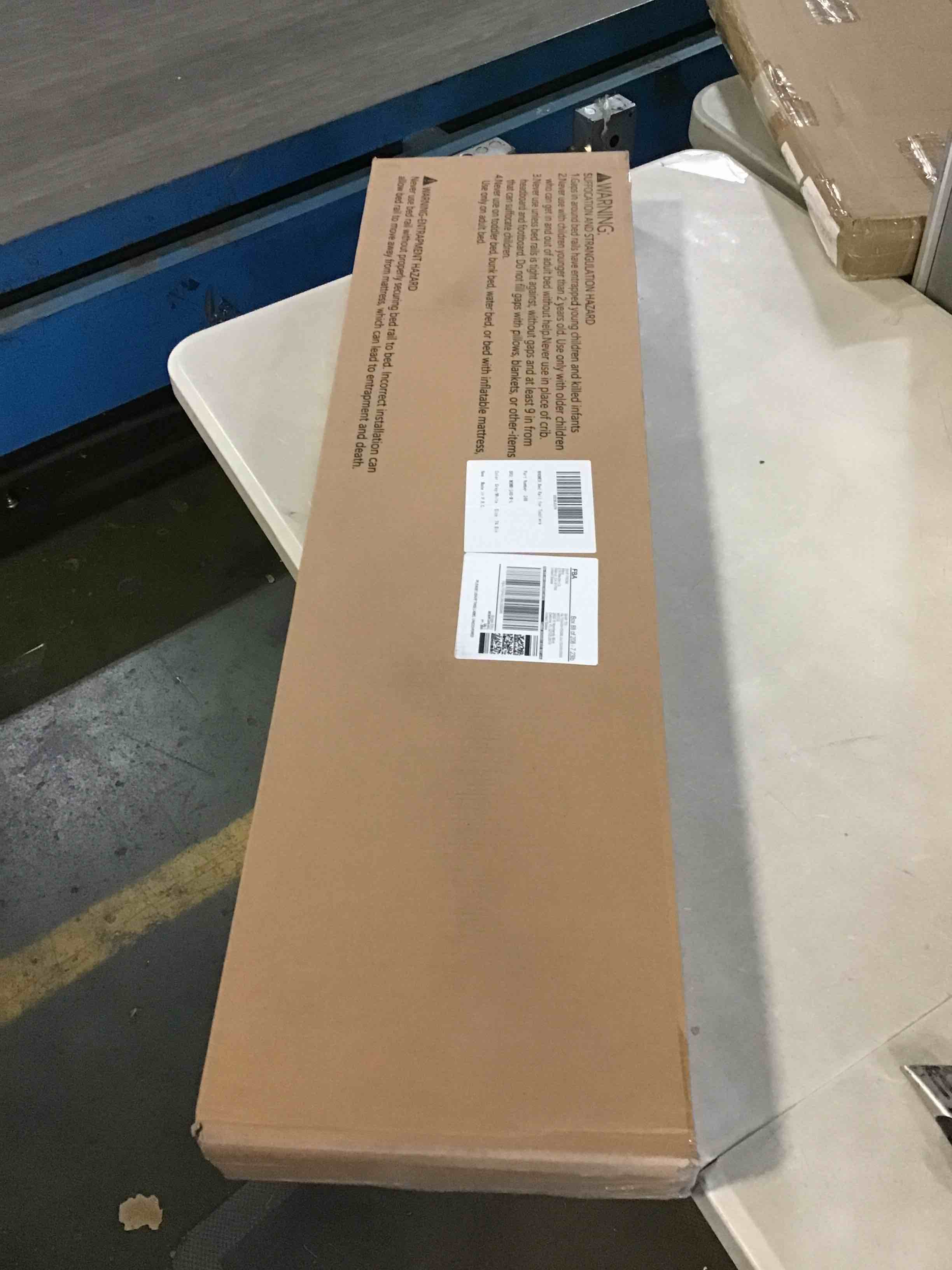 https://s3.amazonaws.com/lotting-images-prod/bidfta/RED5562279_1702496394768.jpeg