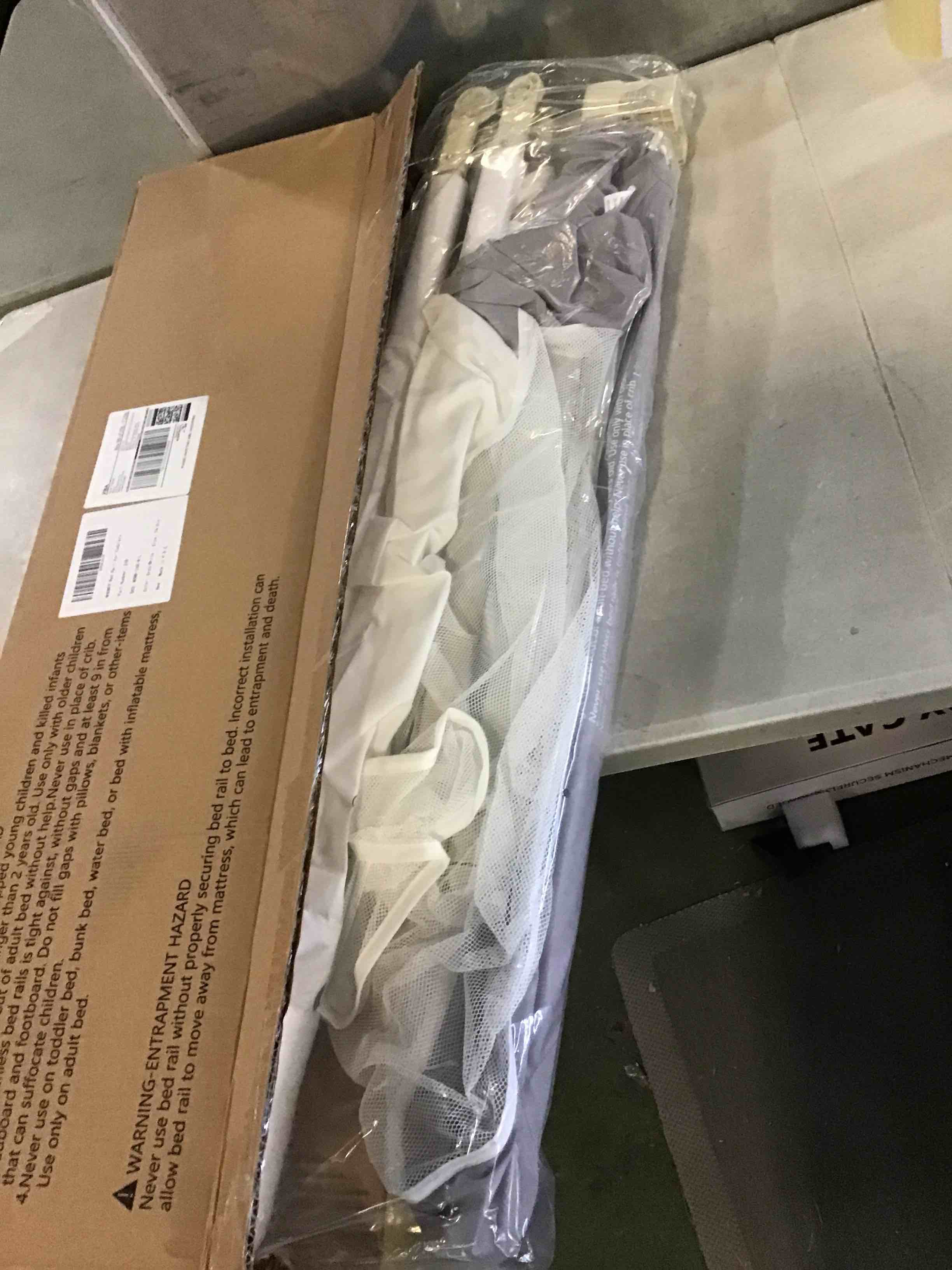 https://s3.amazonaws.com/lotting-images-prod/bidfta/RED5562279_1702496469595.jpeg