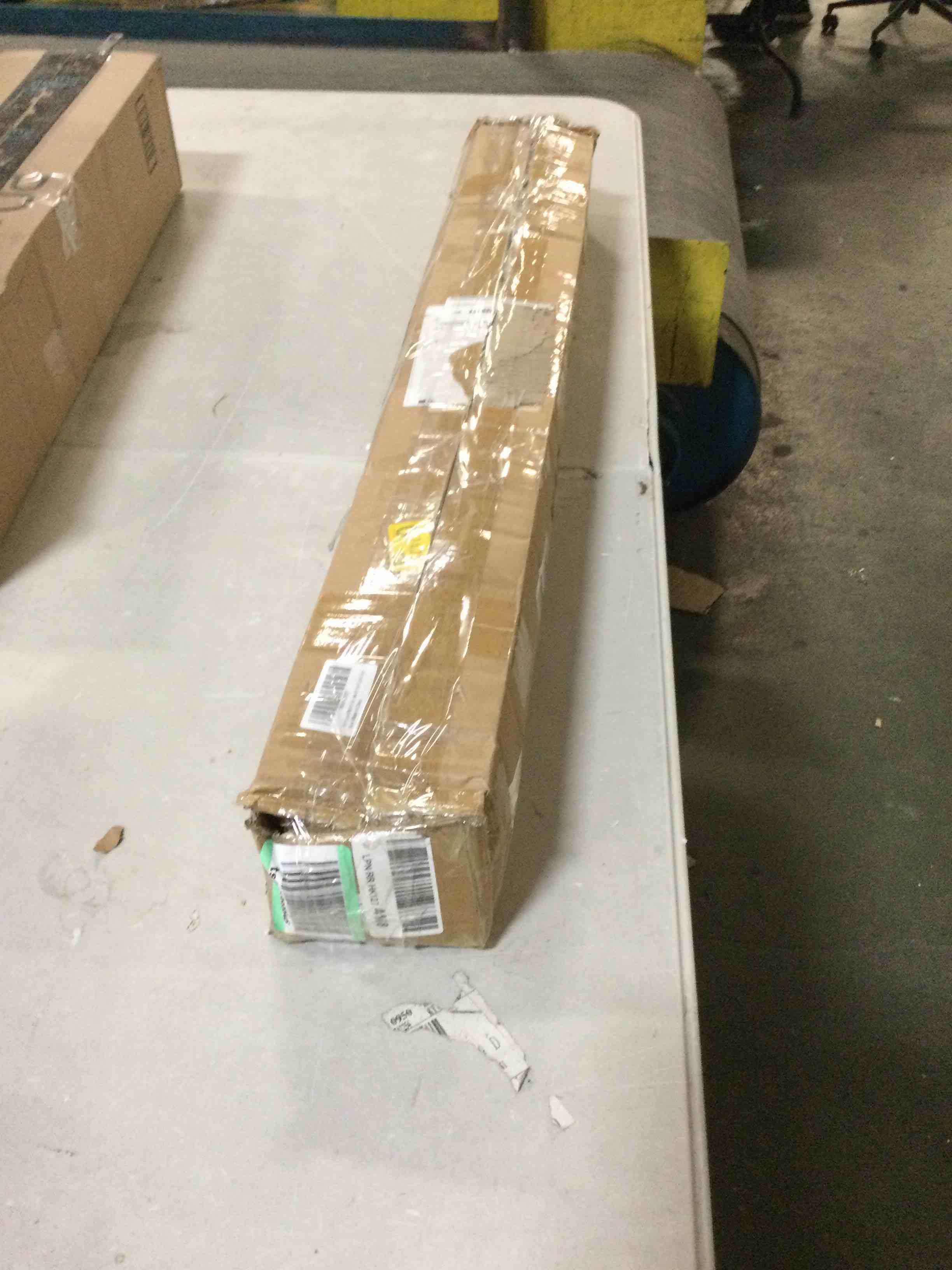 https://s3.amazonaws.com/lotting-images-prod/bidfta/RED5562759_1701362622799.jpeg